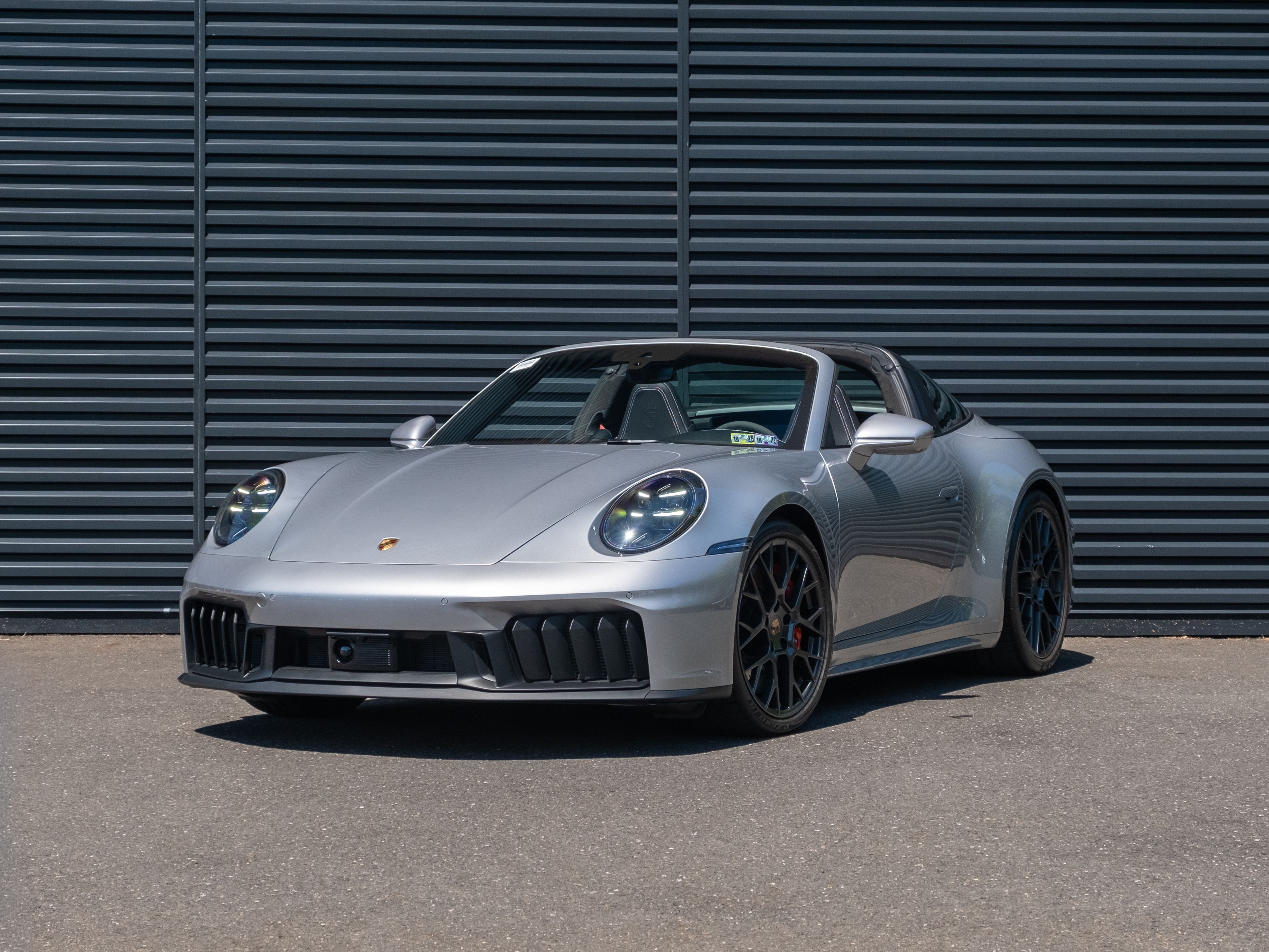 2025 Porsche 911 Targa 4 GTS Cabriolet AWD
