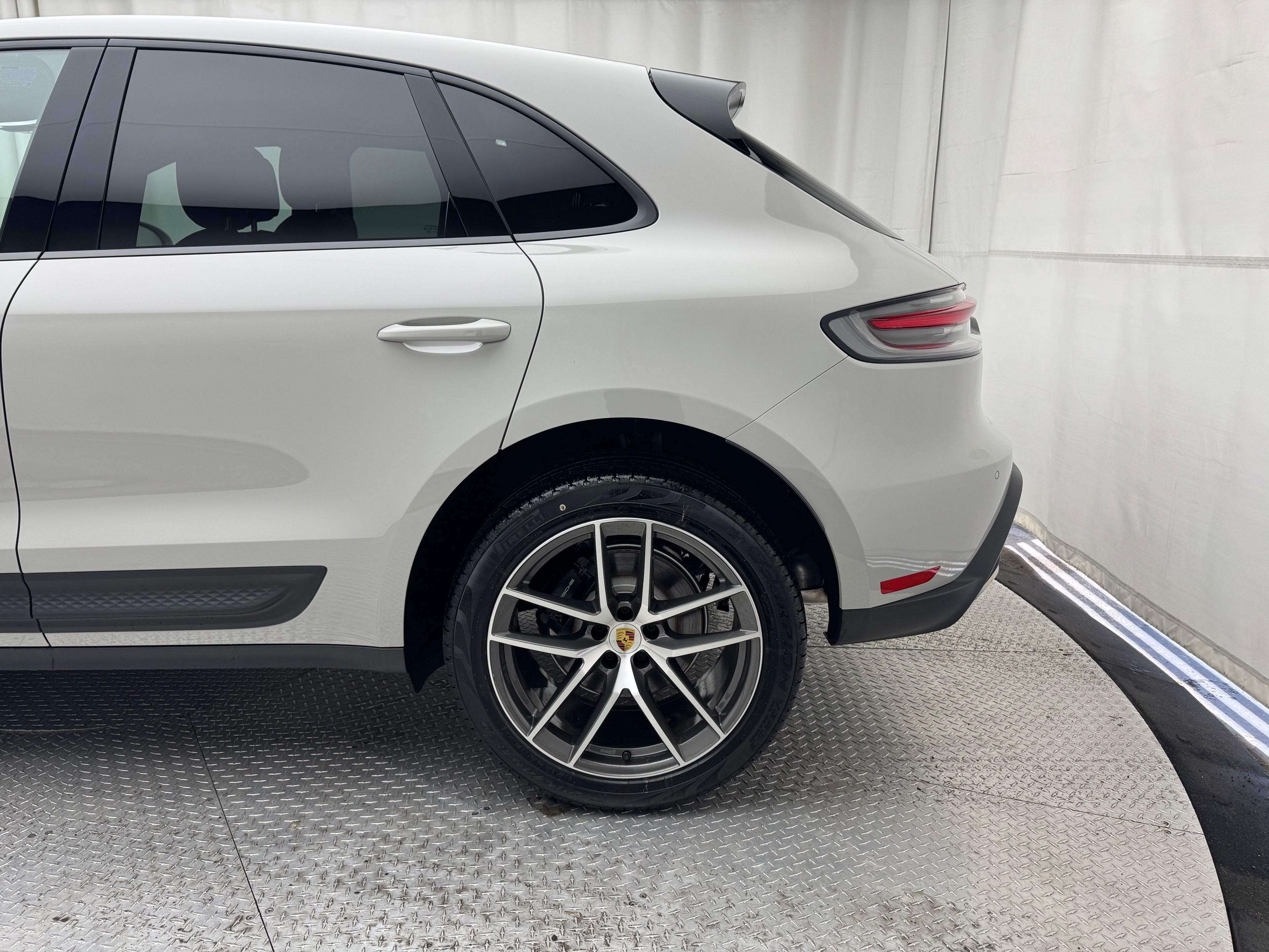 Thumbnail: 2026 Porsche Macan - 9