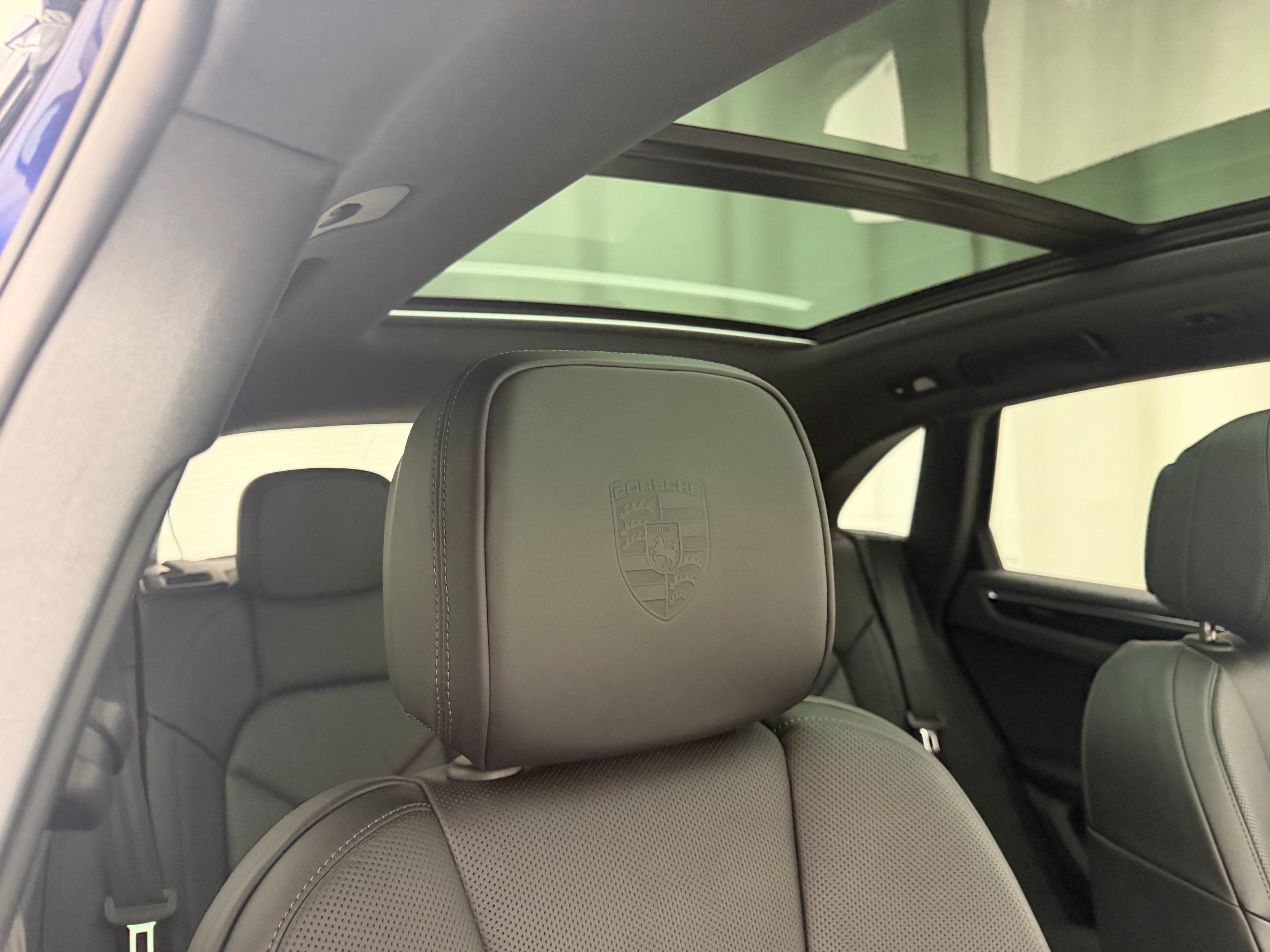 Thumbnail: 2026 Porsche Macan - 21