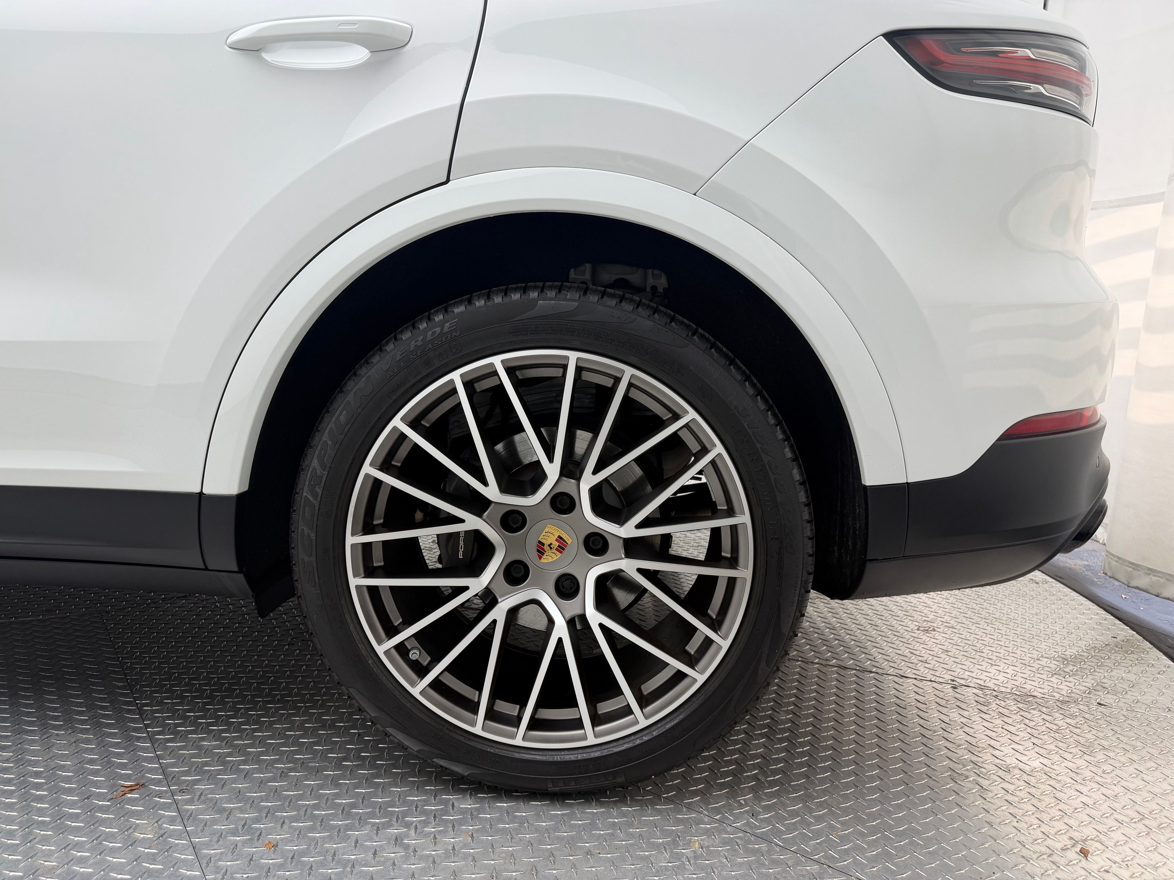 Thumbnail: 2023 Porsche Cayenne - 8