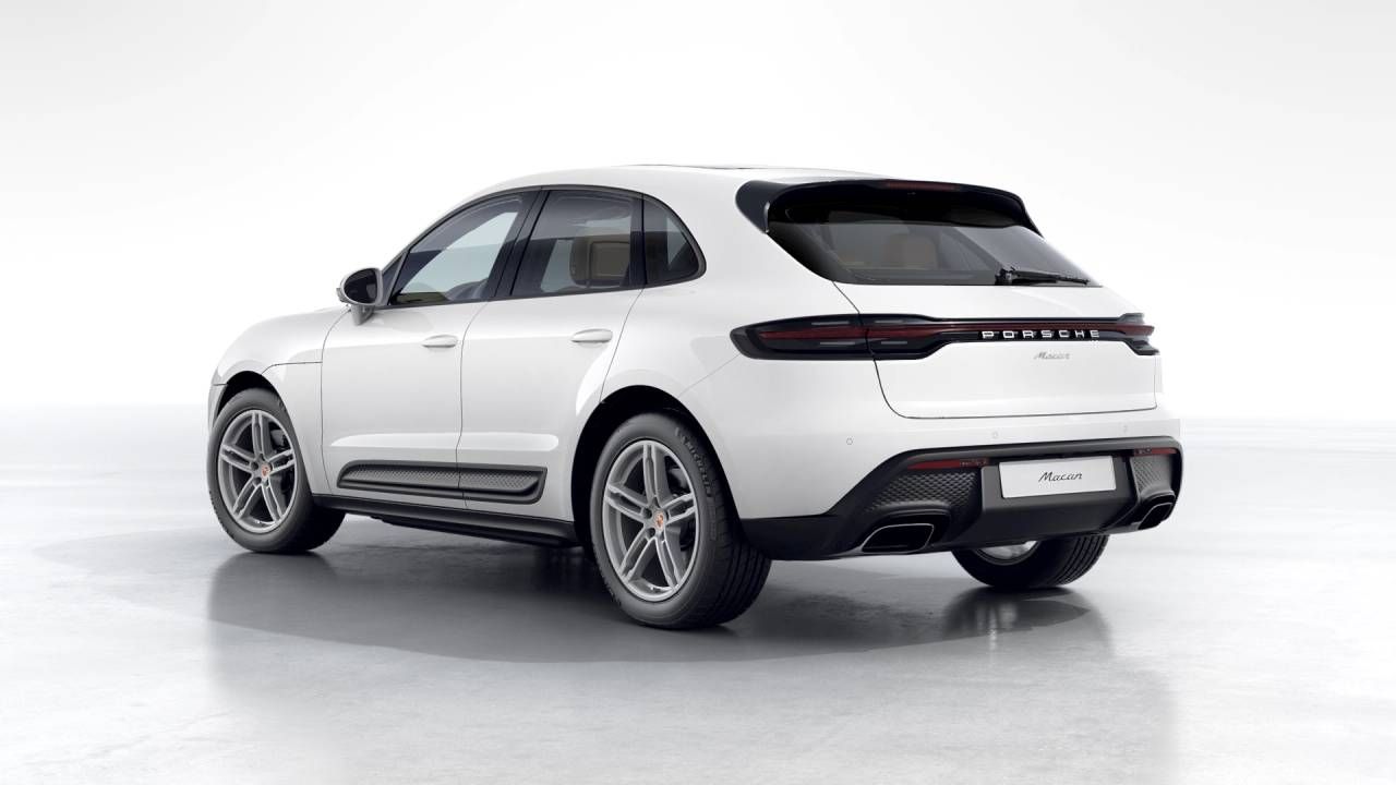 Thumbnail: 2026 Porsche Macan - 3