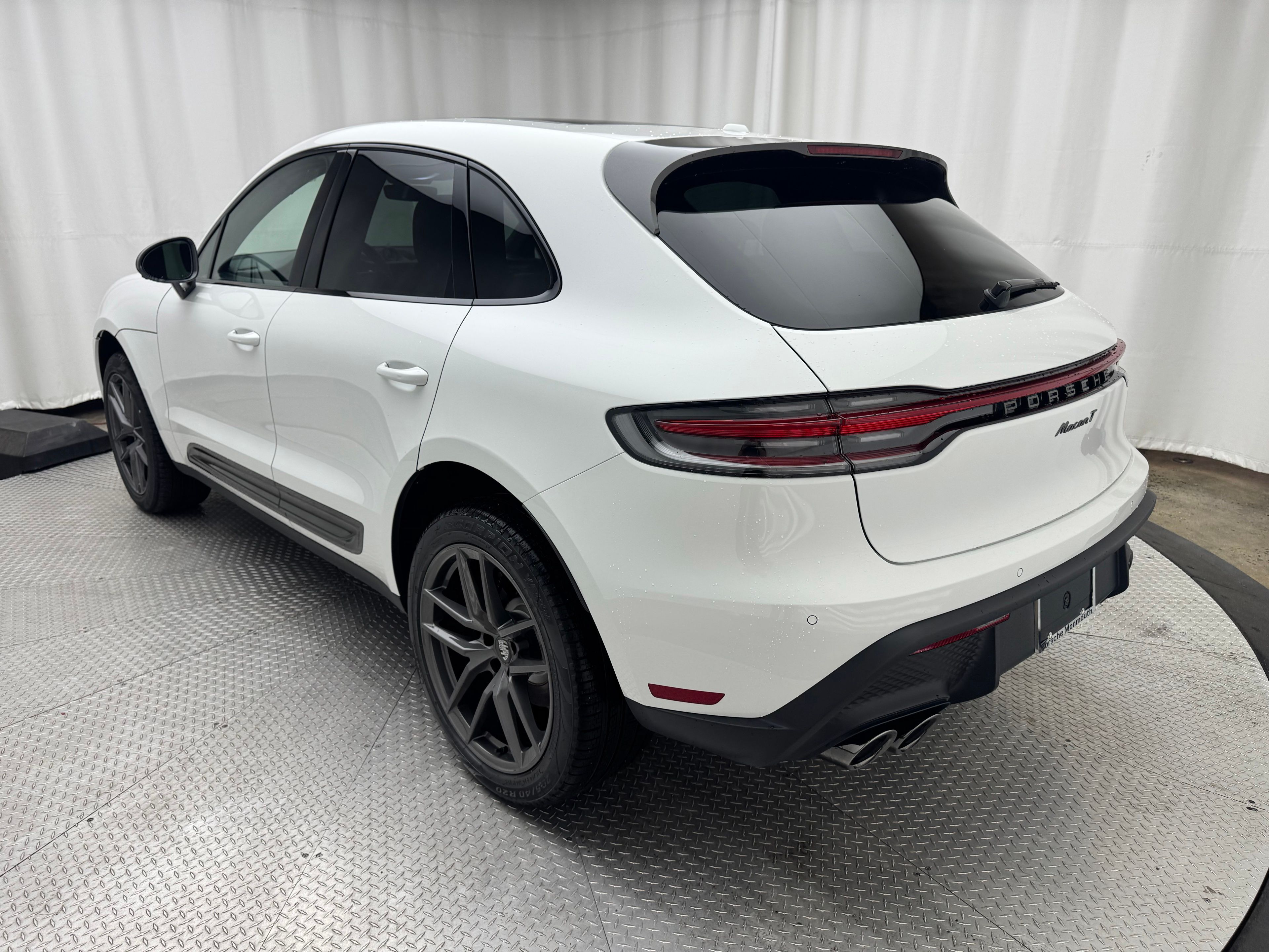 Thumbnail: 2026 Porsche Macan - 3