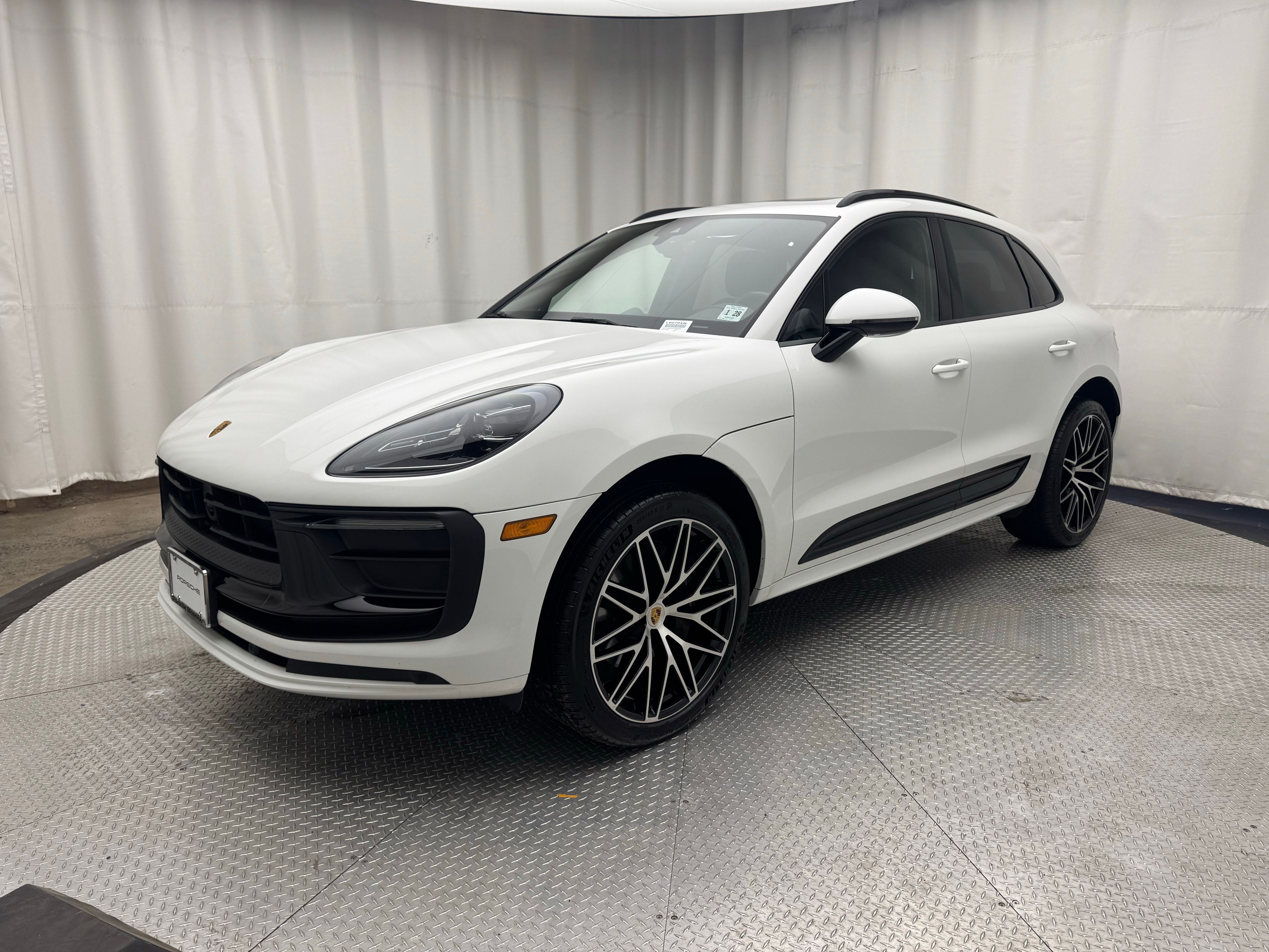 Thumbnail: 2023 Porsche Macan - 1