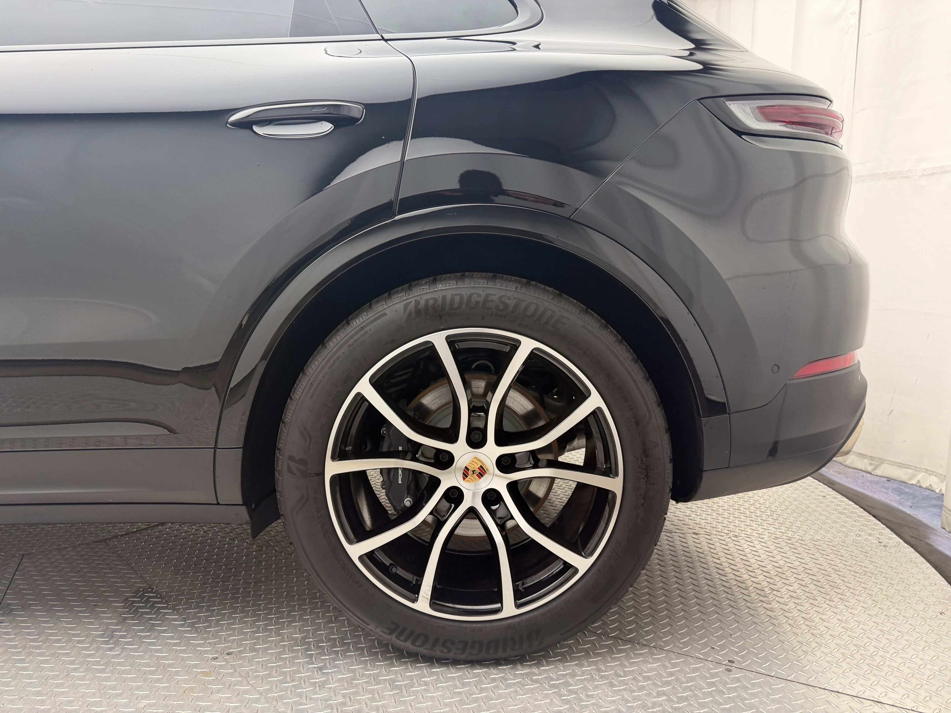 Thumbnail: 2026 Porsche Cayenne - 10