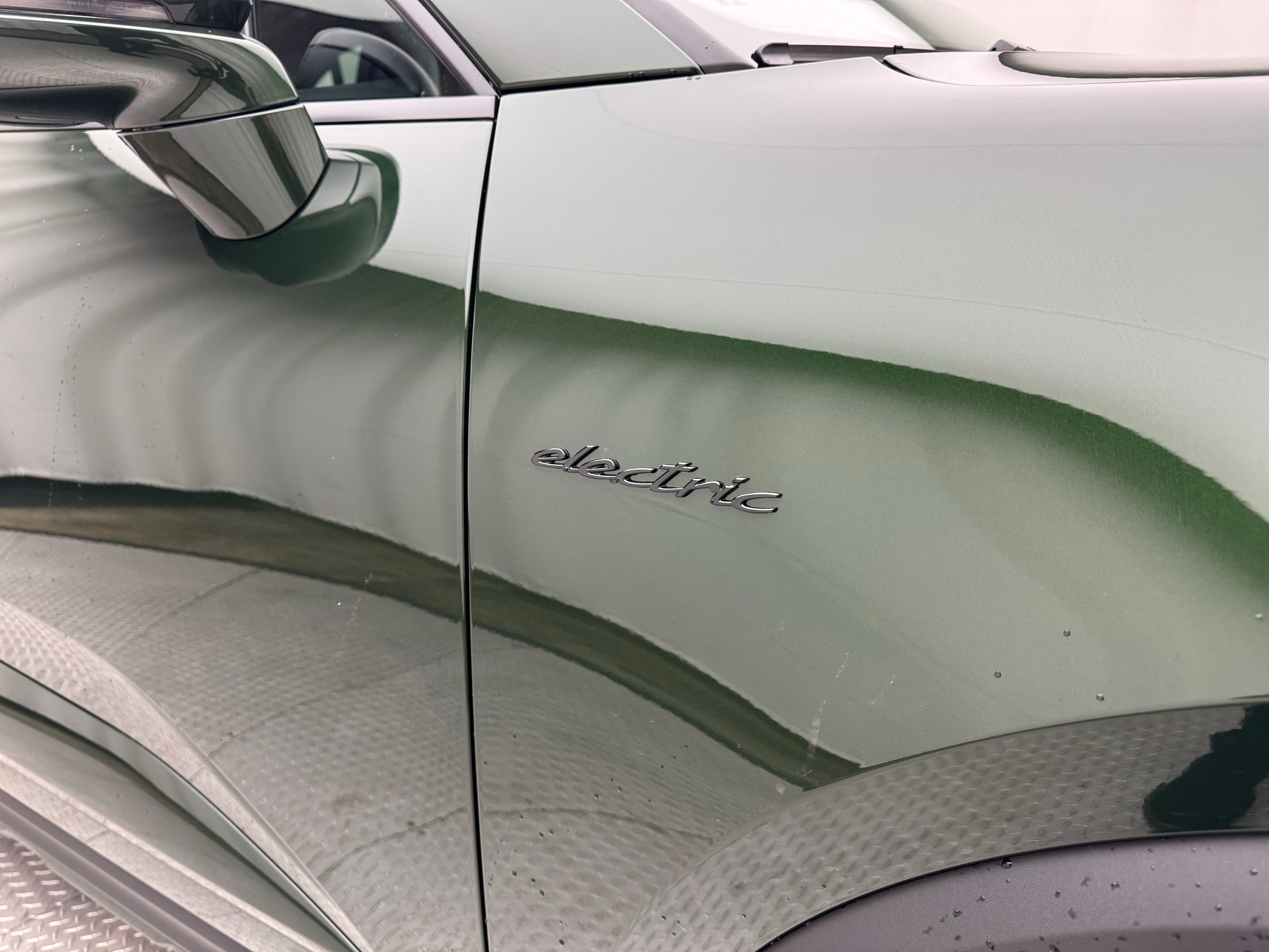 Thumbnail: 2026 Porsche Macan - 16