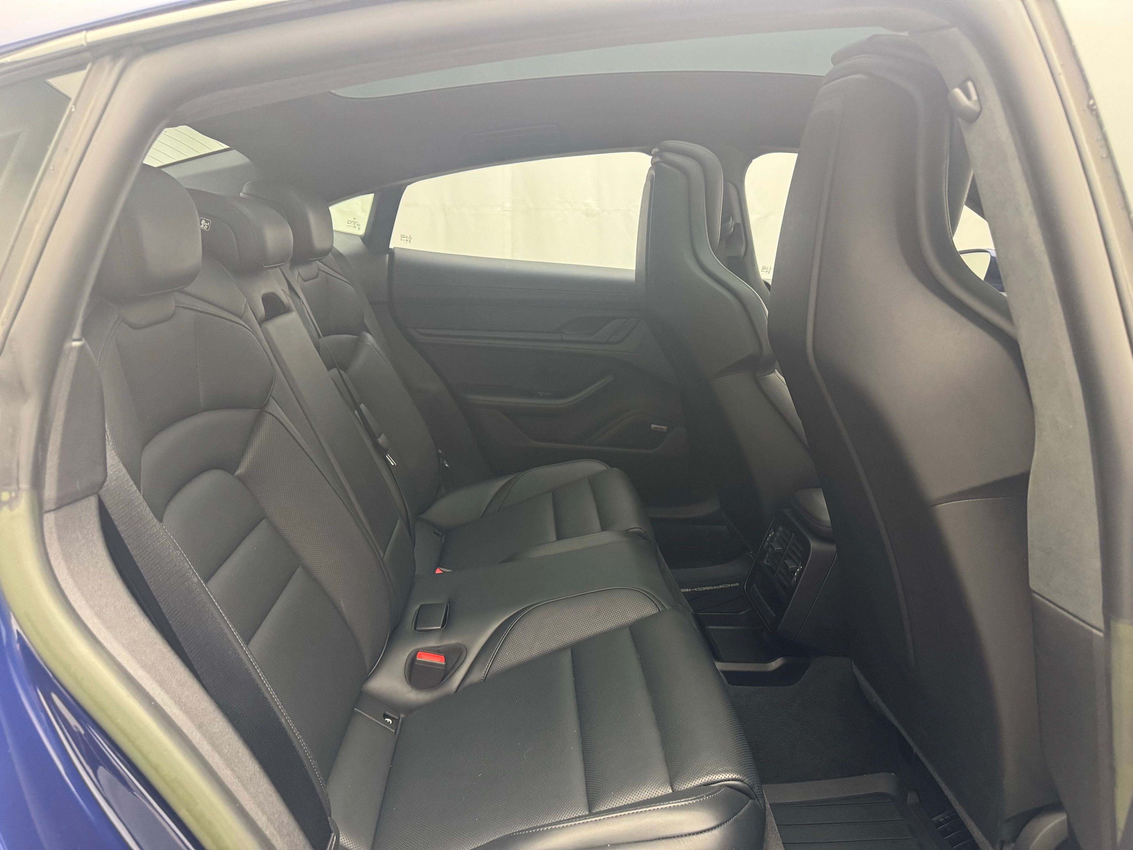 Thumbnail: 2023 Porsche Taycan - 19