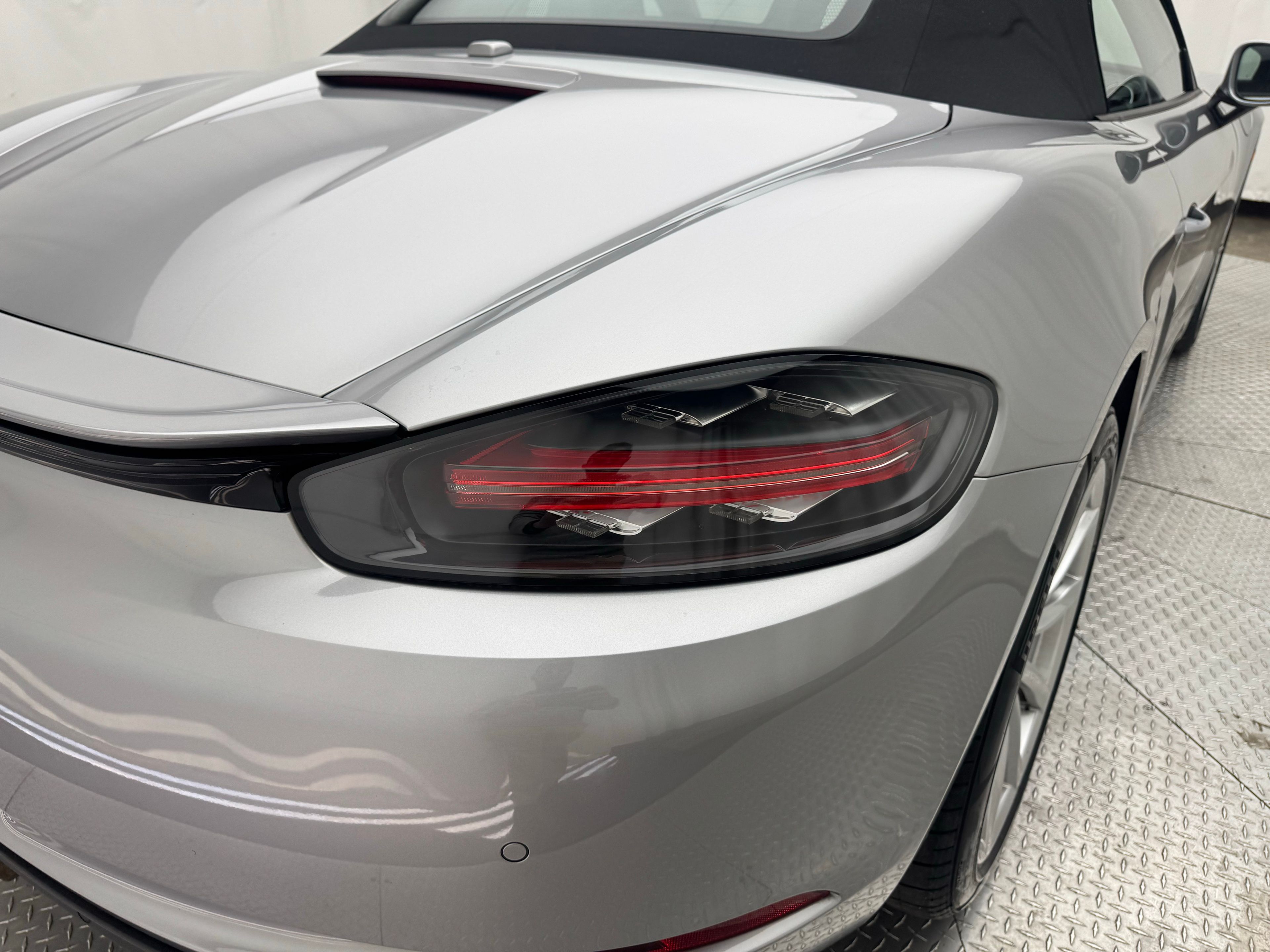 Thumbnail: 2017 Porsche 718 Boxster - 11