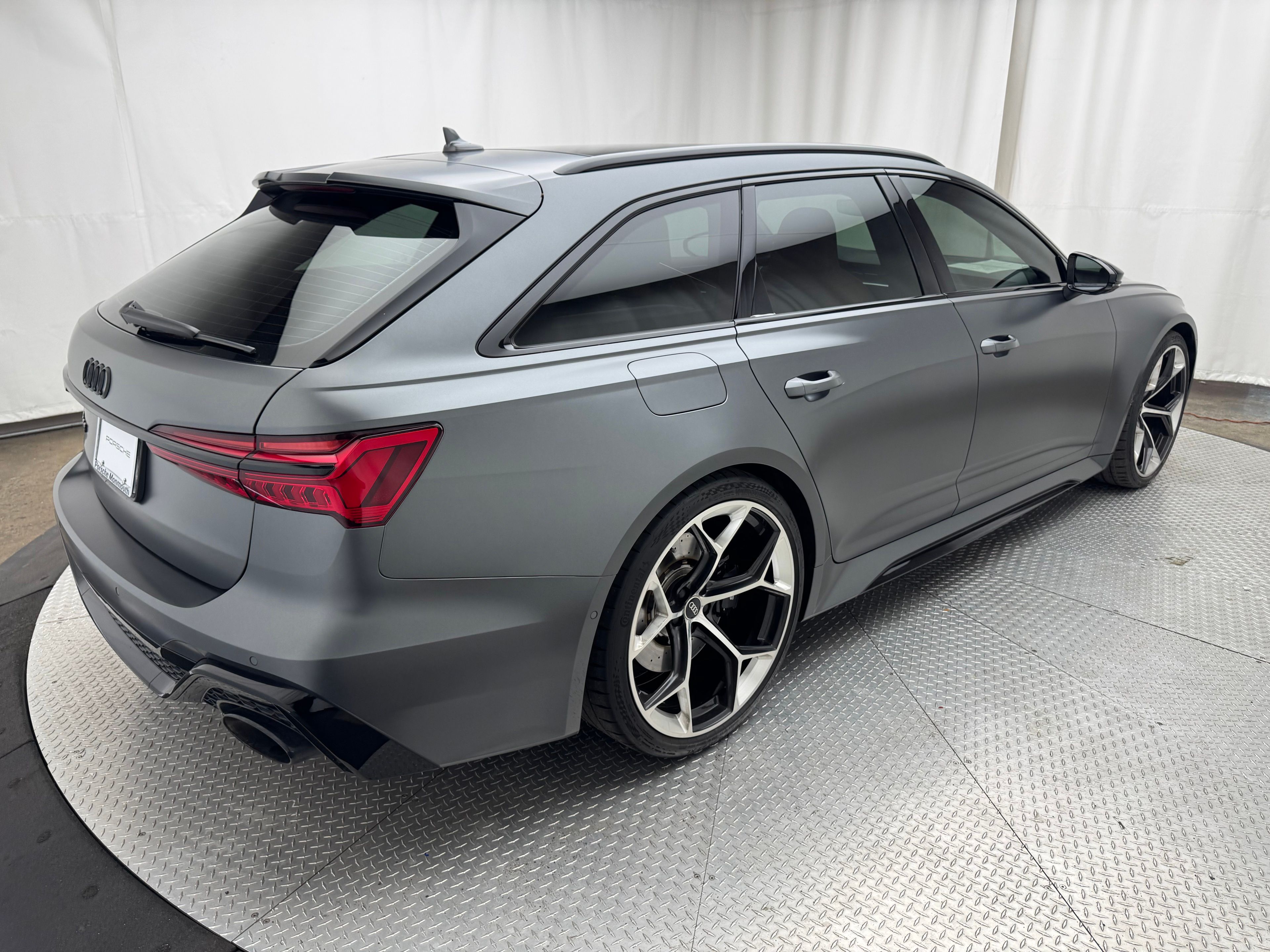Thumbnail: 2024 Audi RS 6 - 13