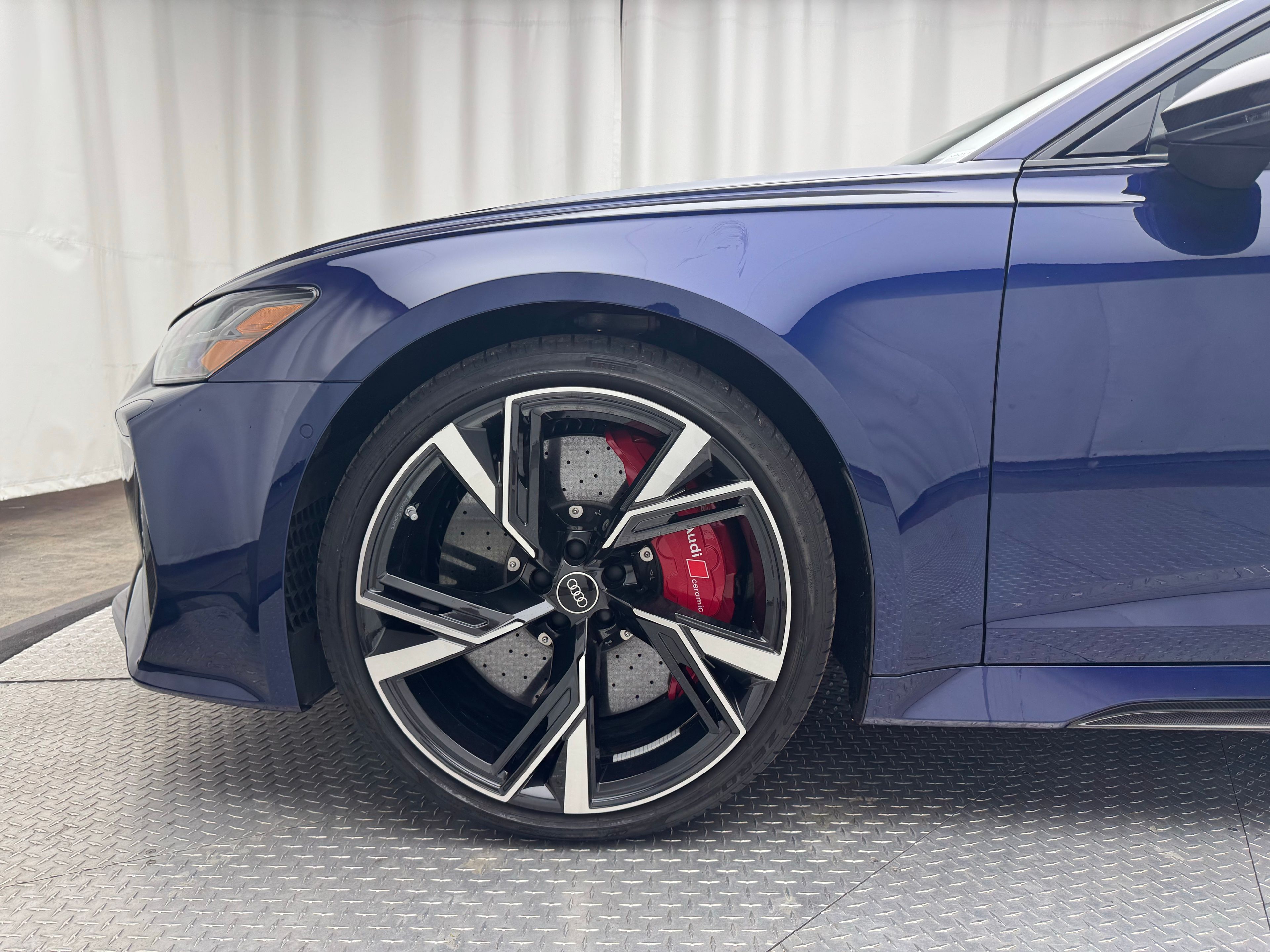 Thumbnail: 2021 Audi RS 6 - 9