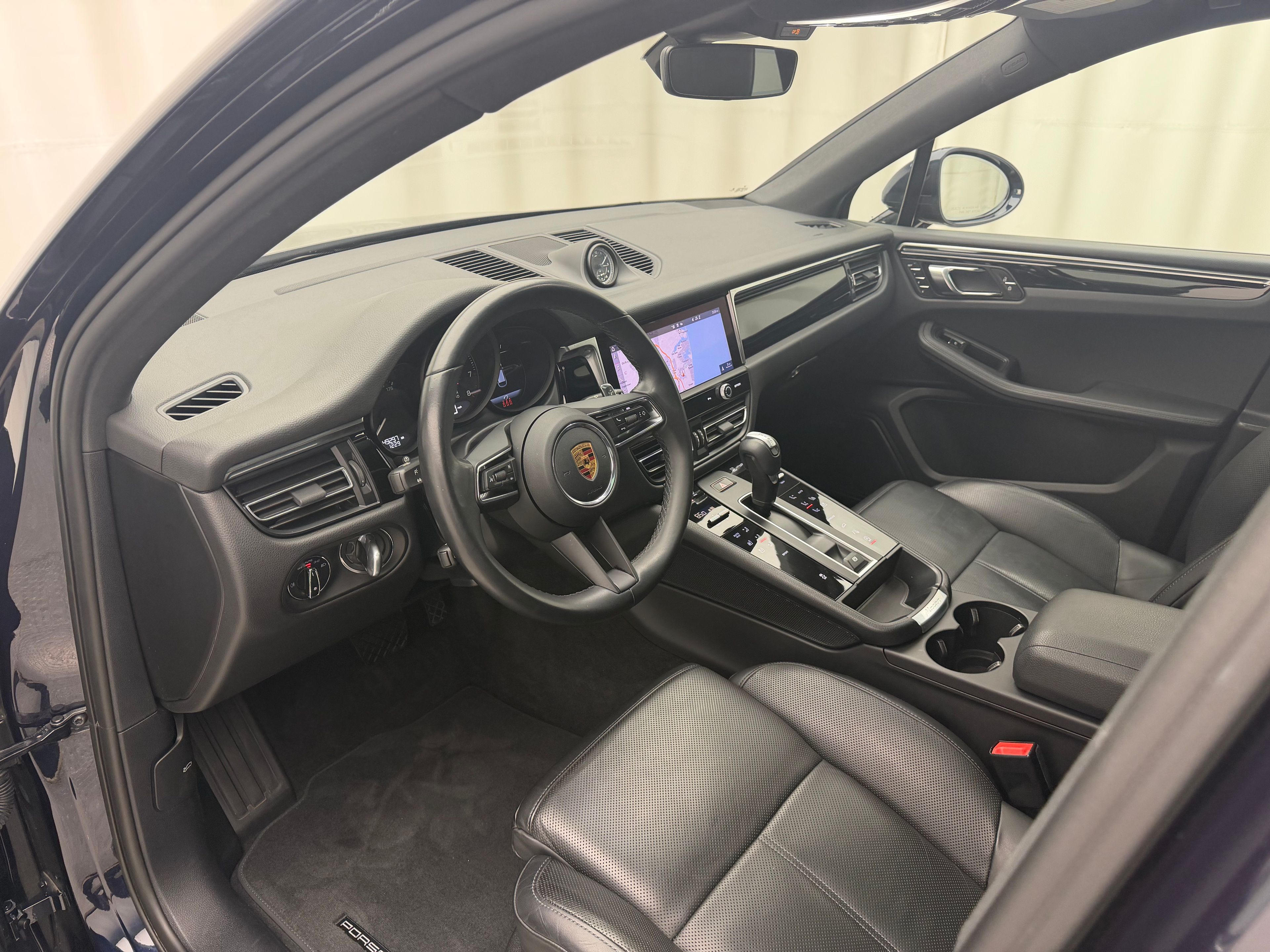 Thumbnail: 2022 Porsche Macan - 4