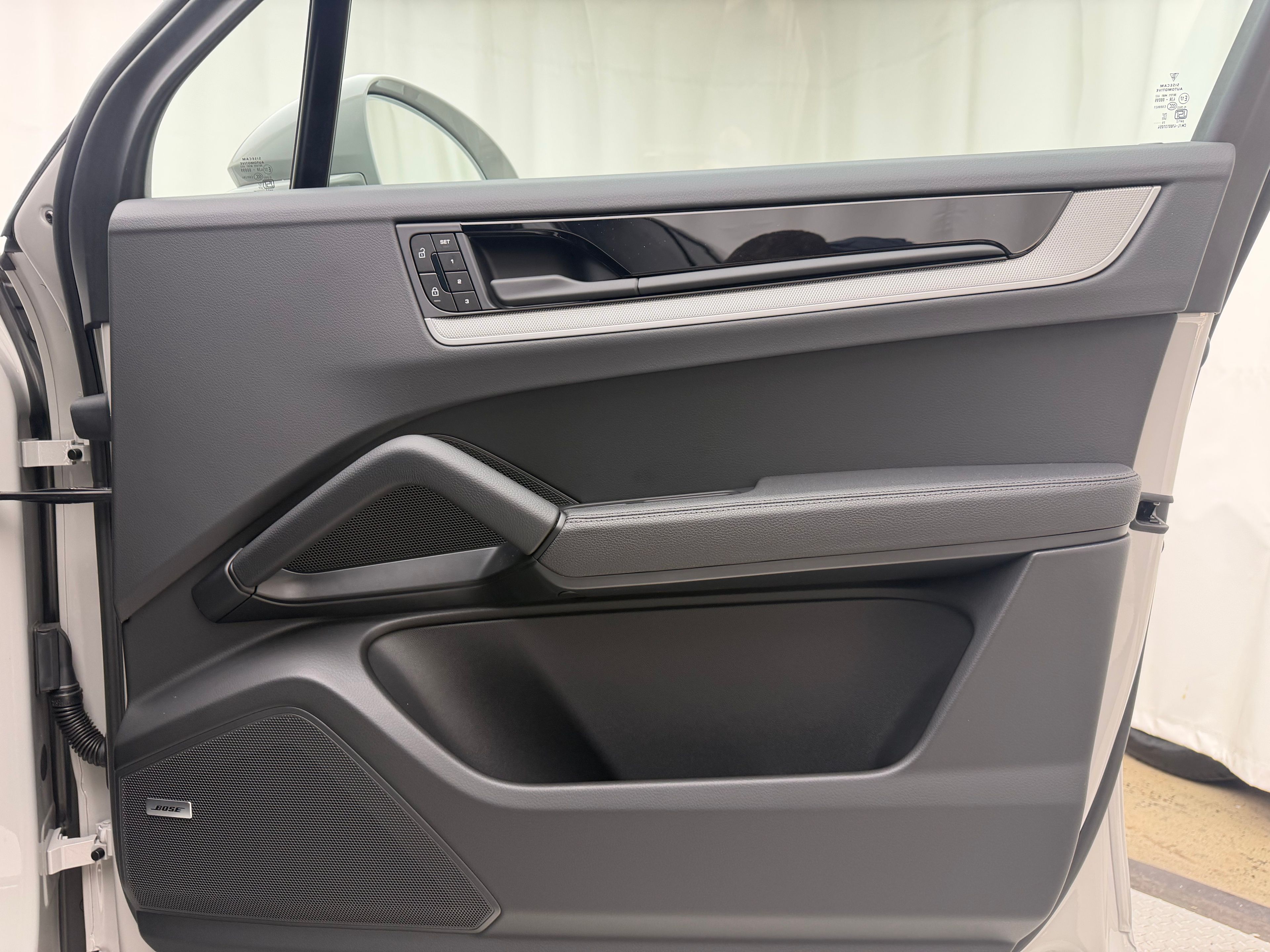 Thumbnail: 2026 Porsche Cayenne - 19