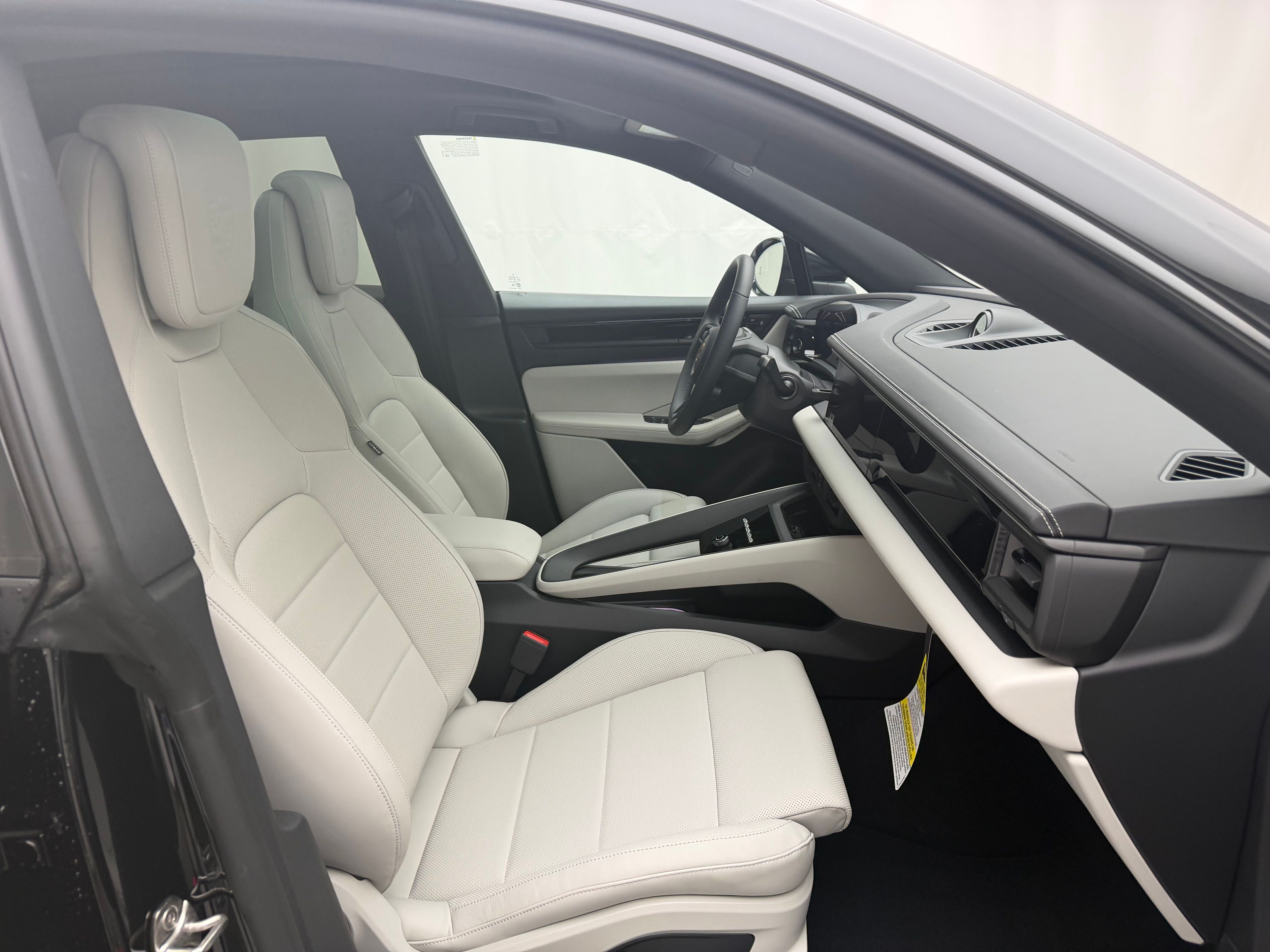 Thumbnail: 2025 Porsche Macan - 23