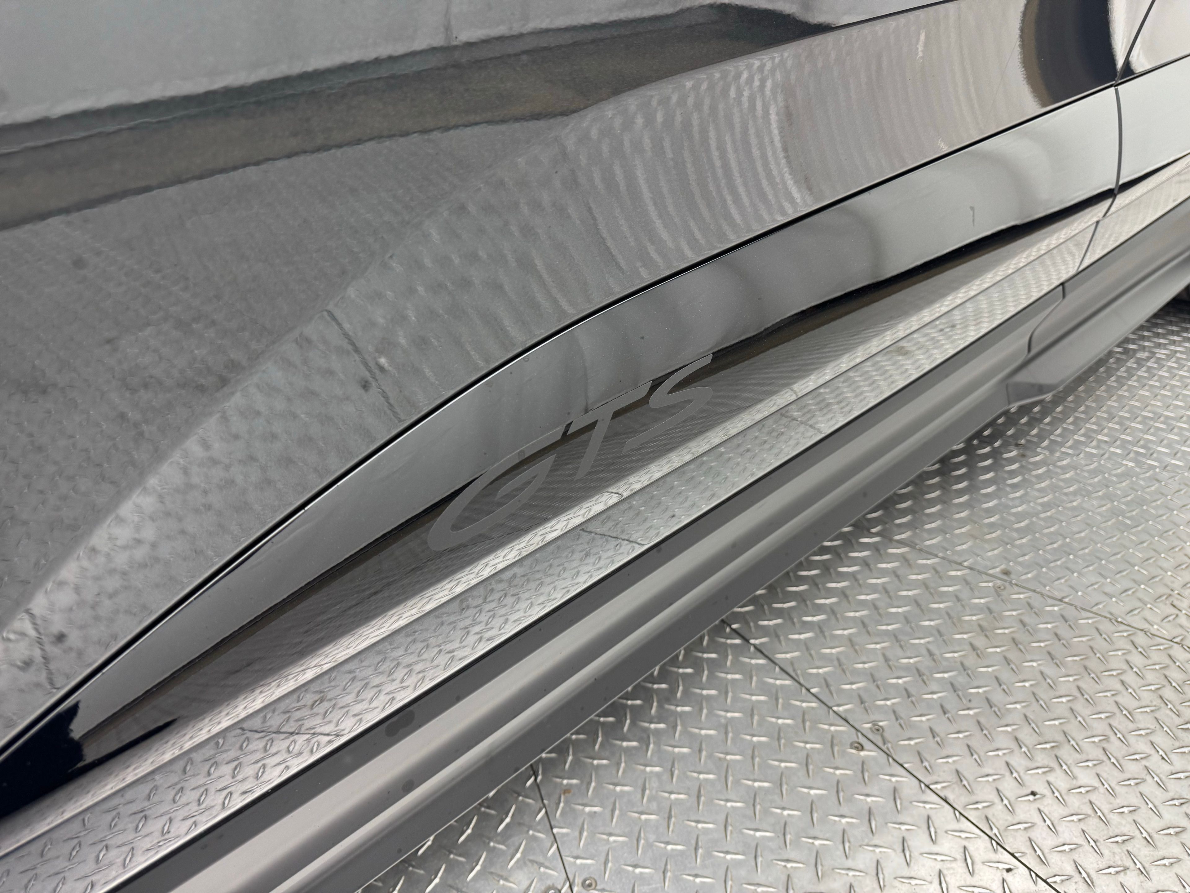 Thumbnail: 2026 Porsche Macan - 8