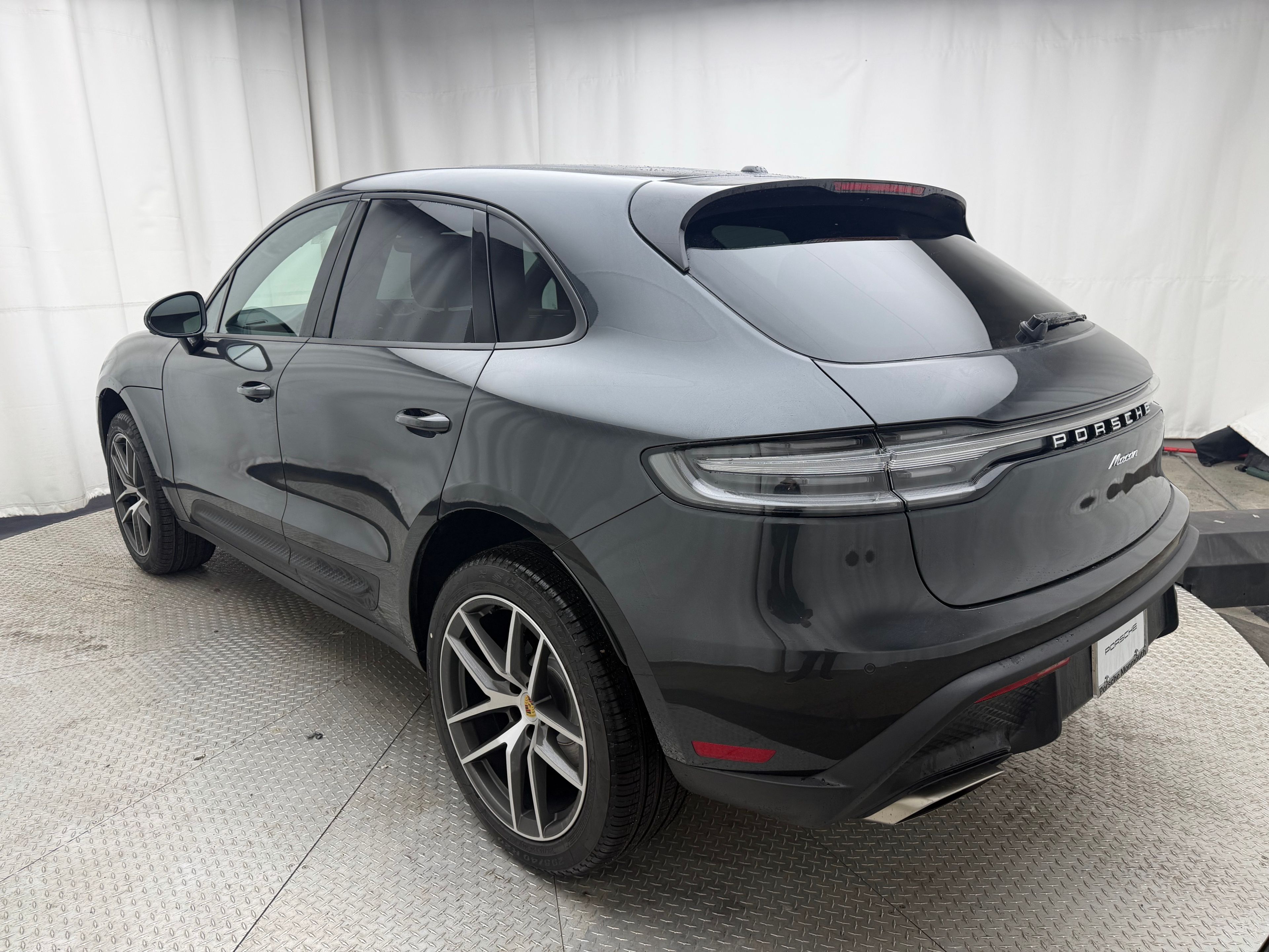 Thumbnail: 2026 Porsche Macan - 3