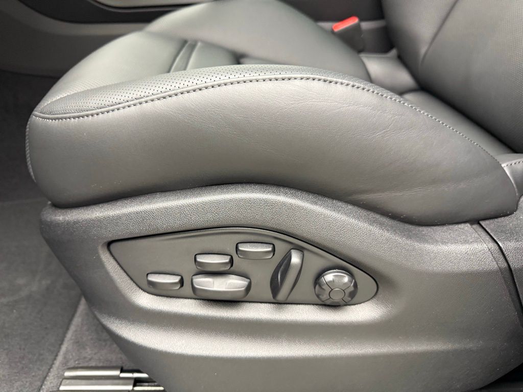 Thumbnail: 2025 Porsche Cayenne - 31