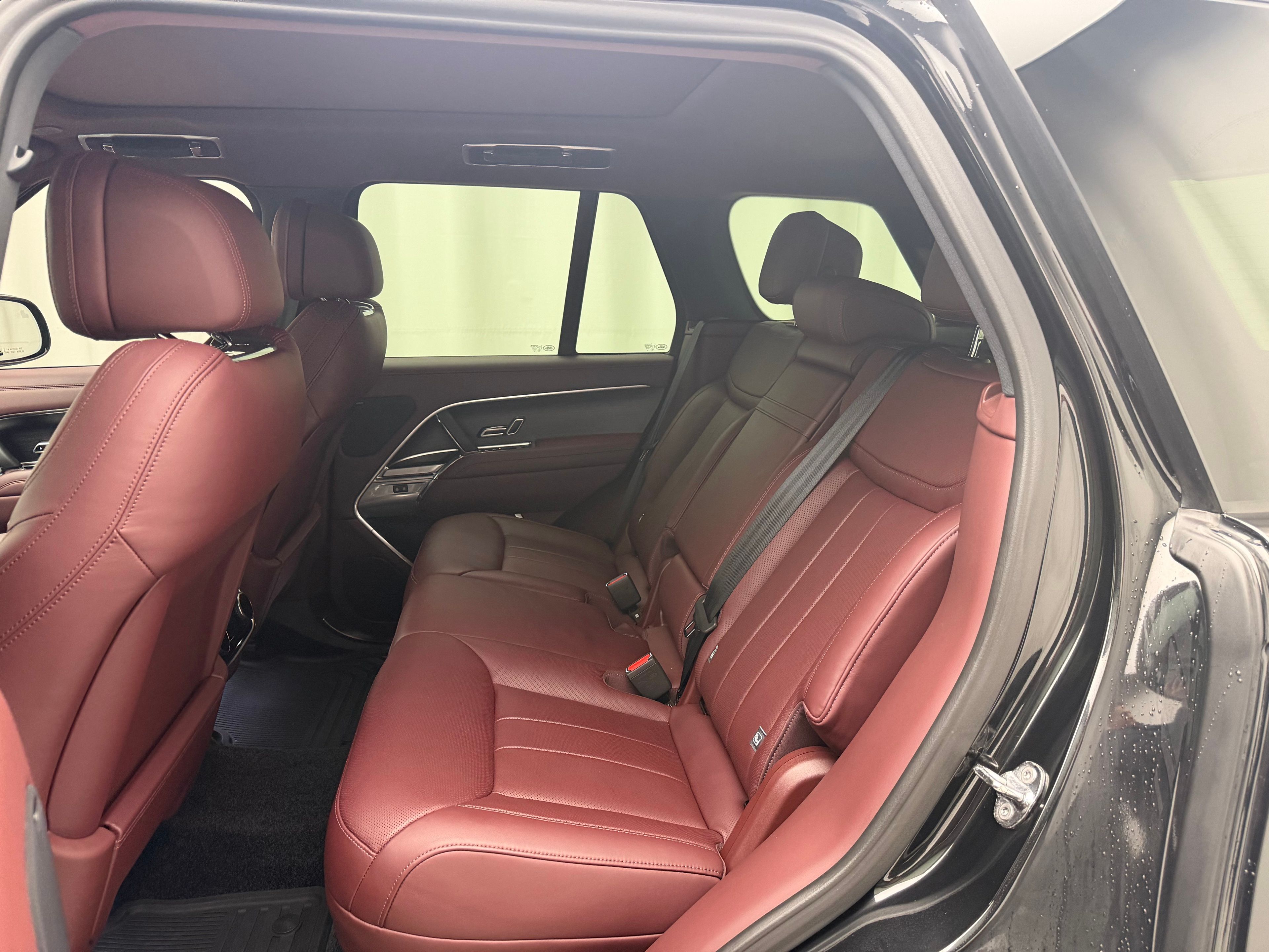 Thumbnail: 2024 Land Rover Range Rover - 23