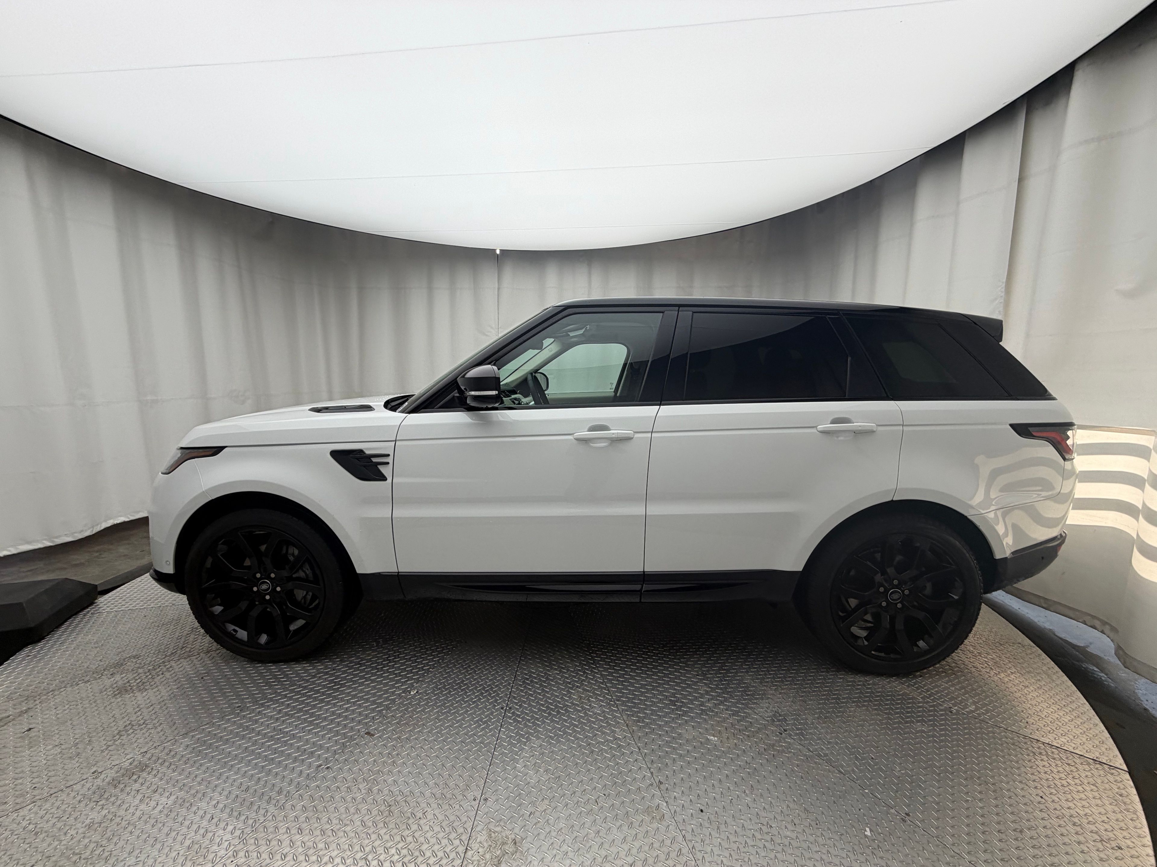 Thumbnail: 2022 Land Rover Range Rover Sport - 2