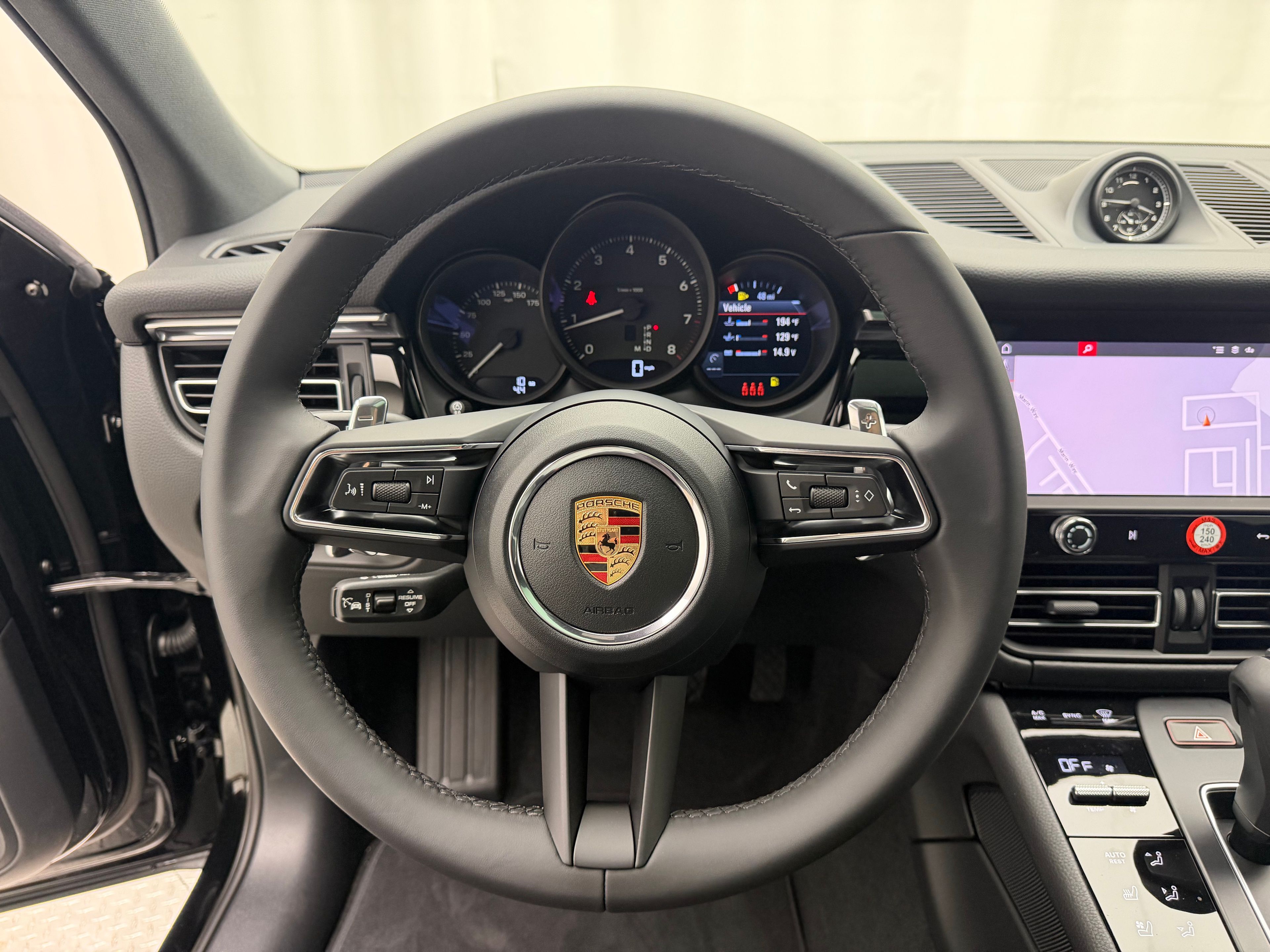 Thumbnail: 2026 Porsche Macan - 6