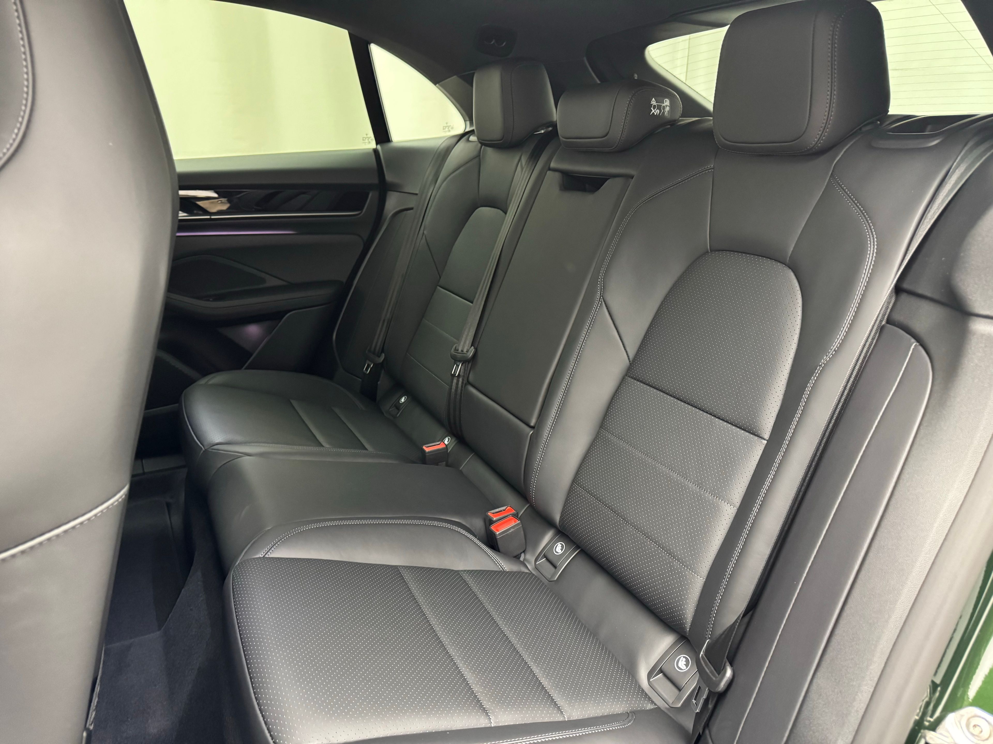 Thumbnail: 2026 Porsche Macan - 24