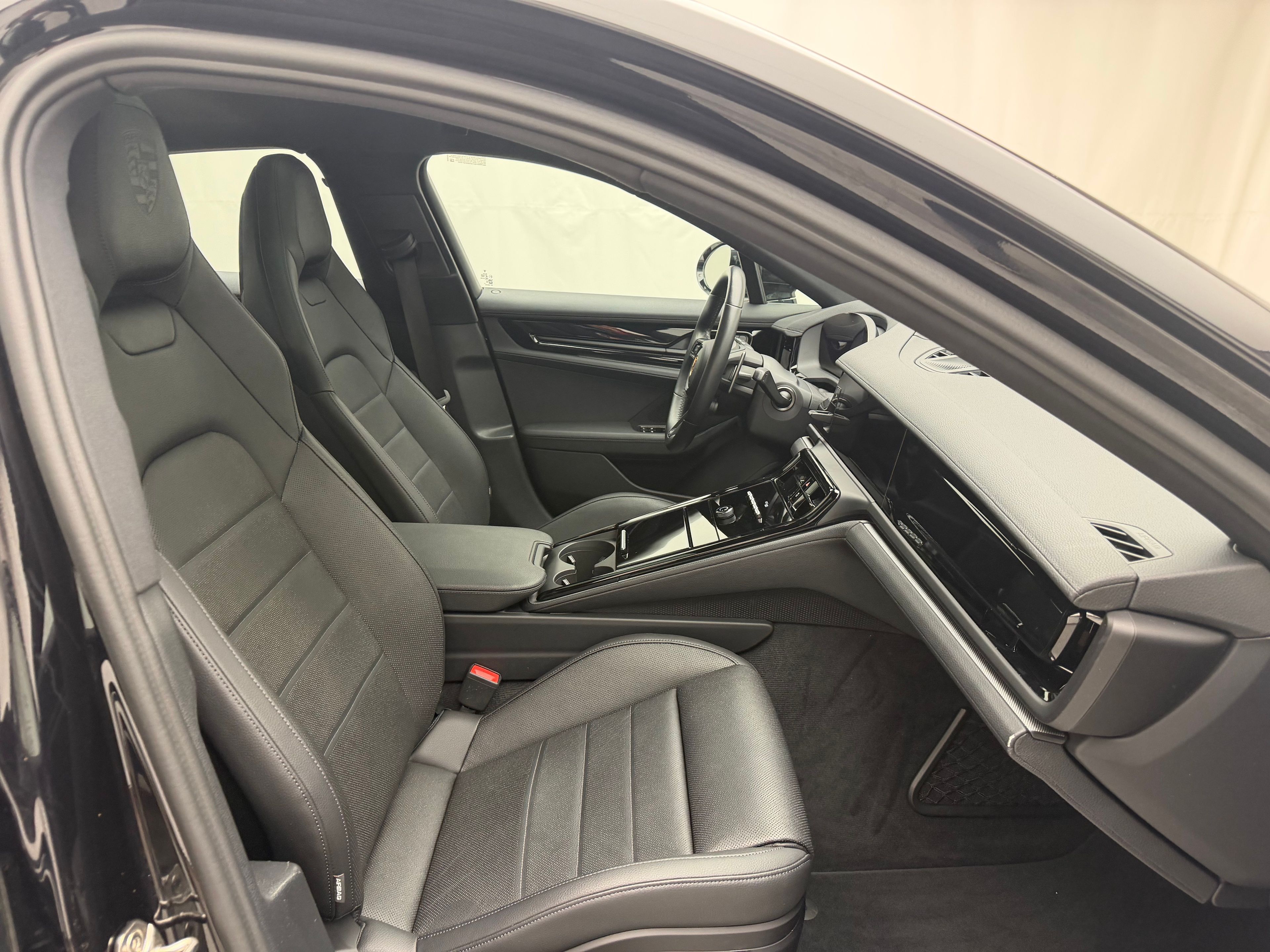 Thumbnail: 2024 Porsche Panamera - 18