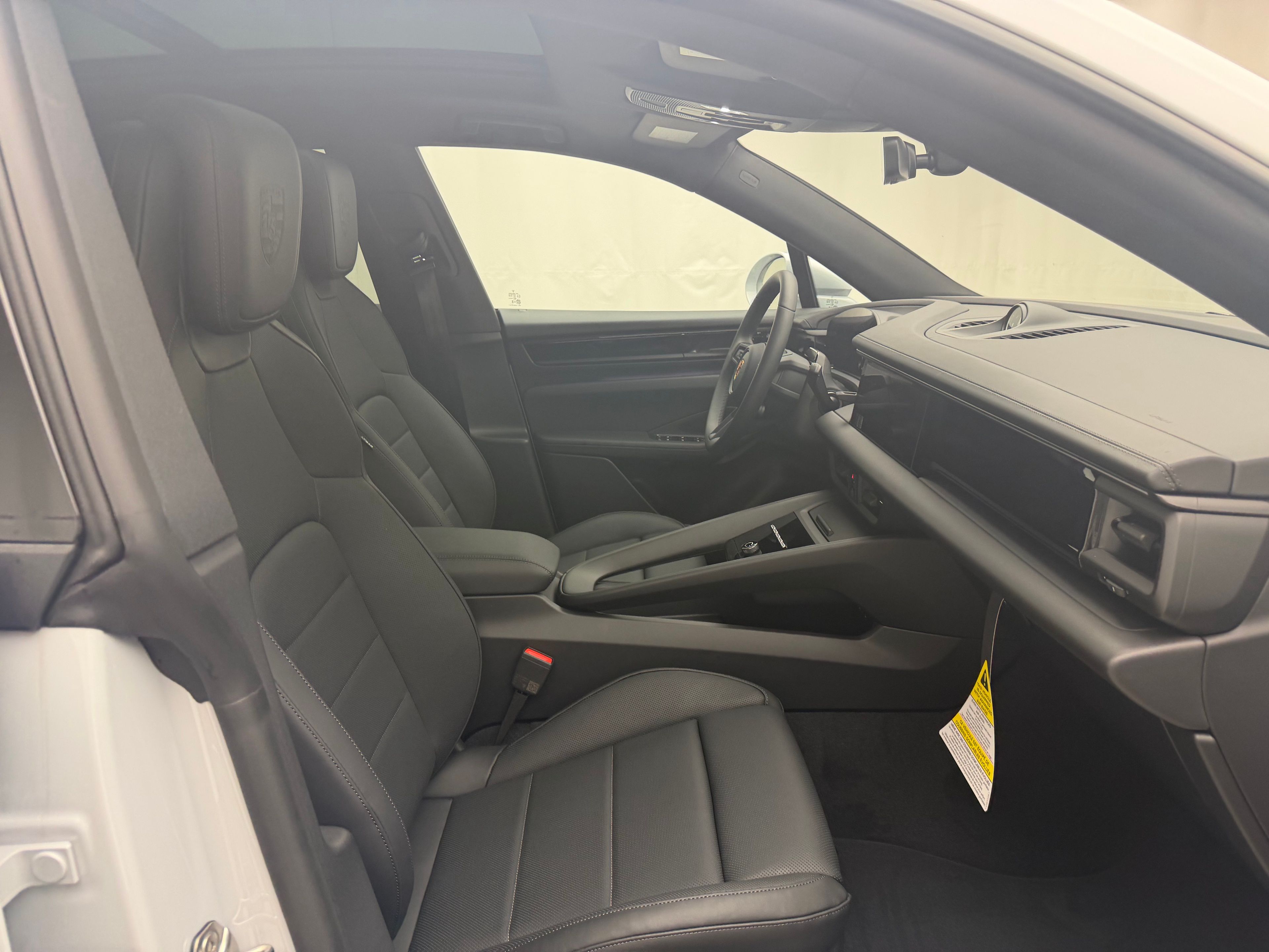 Thumbnail: 2026 Porsche Macan - 18