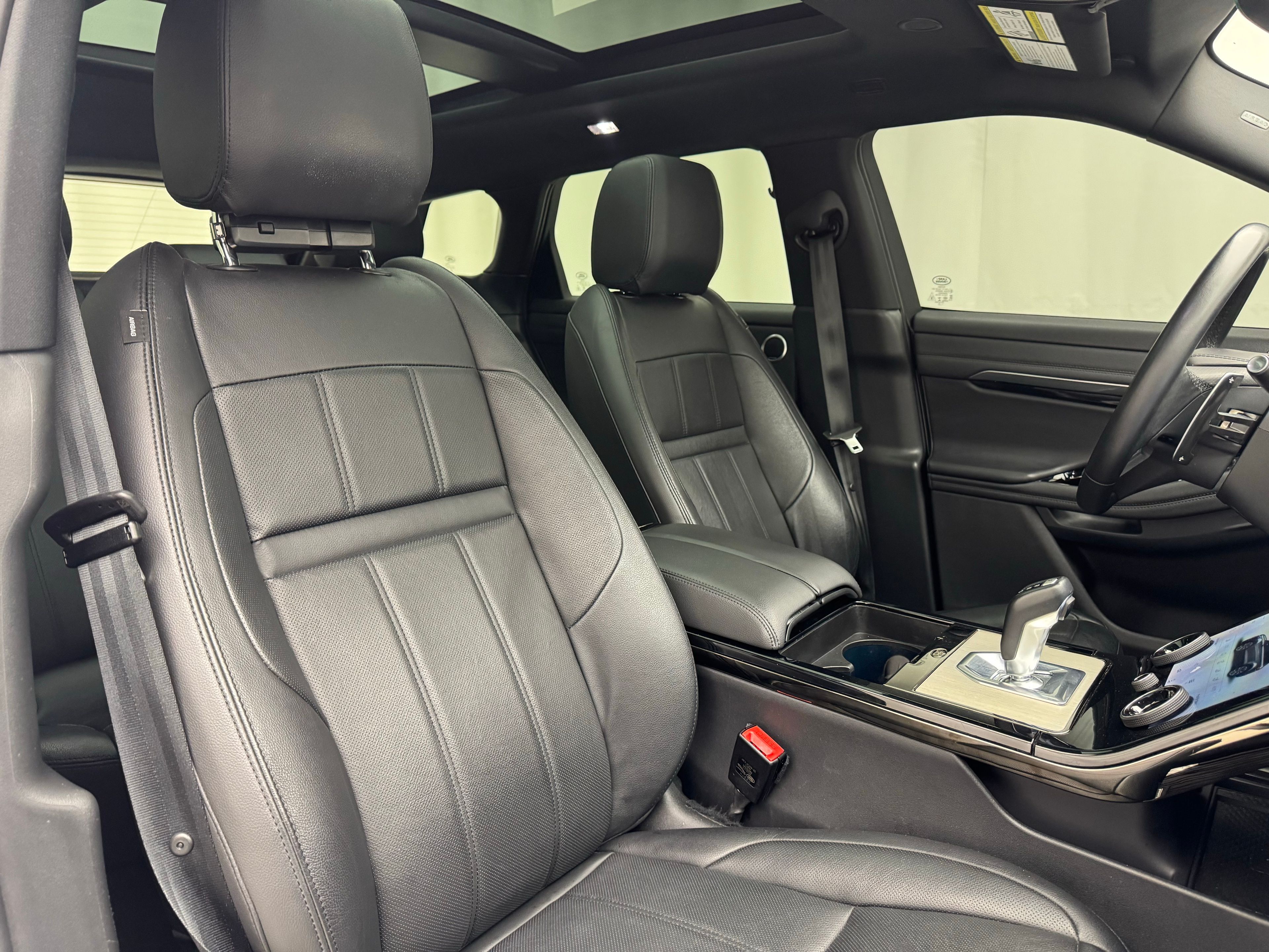Thumbnail: 2023 Land Rover Range Rover Evoque - 23
