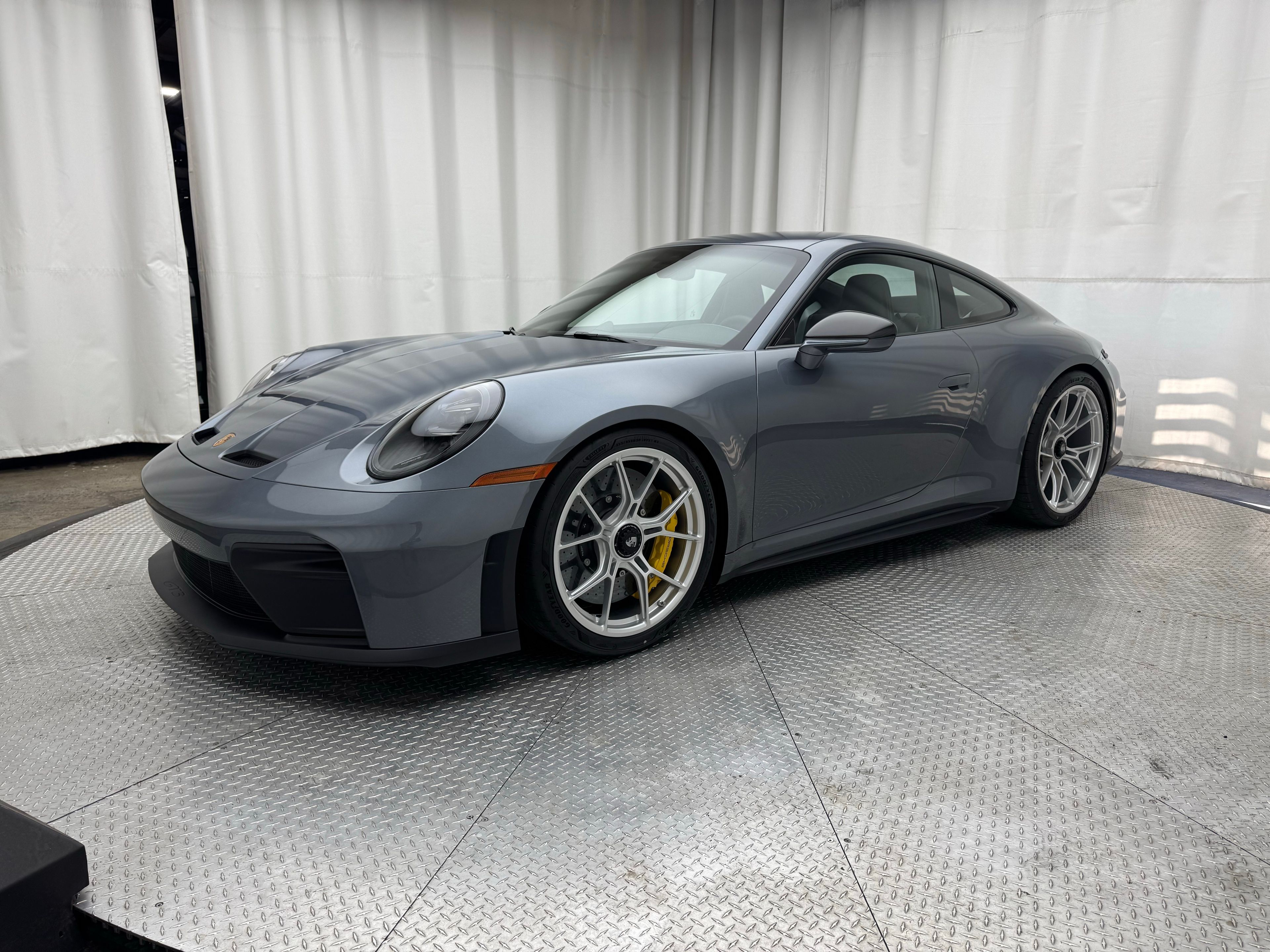 Thumbnail: 2026 Porsche 911 - 1