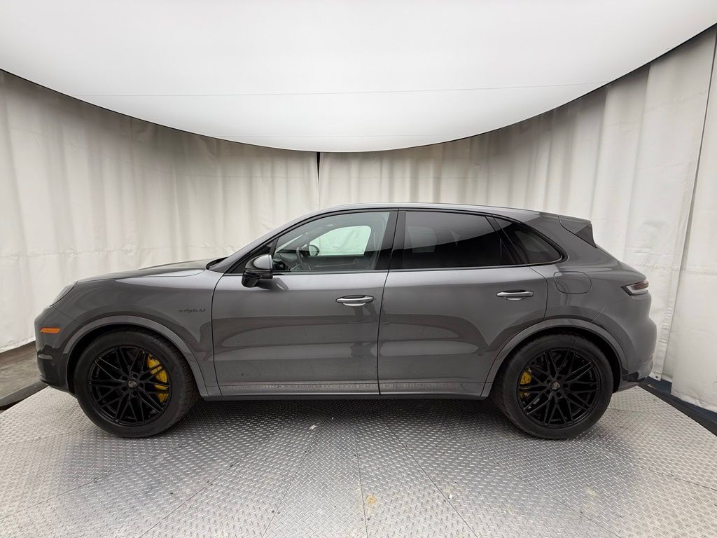 Thumbnail: 2025 Porsche Cayenne - 2