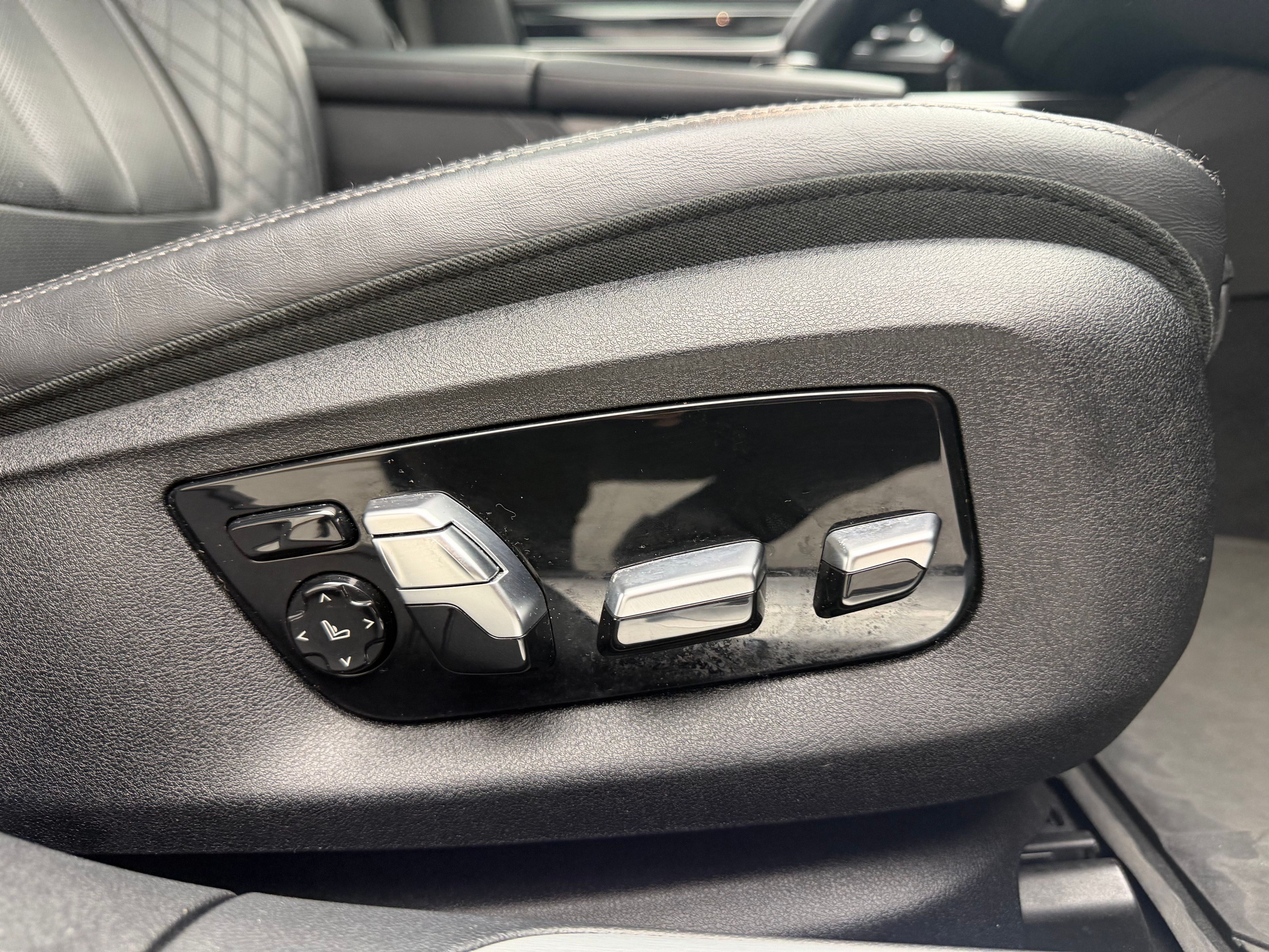 Thumbnail: 2020 BMW 7 Series - 22