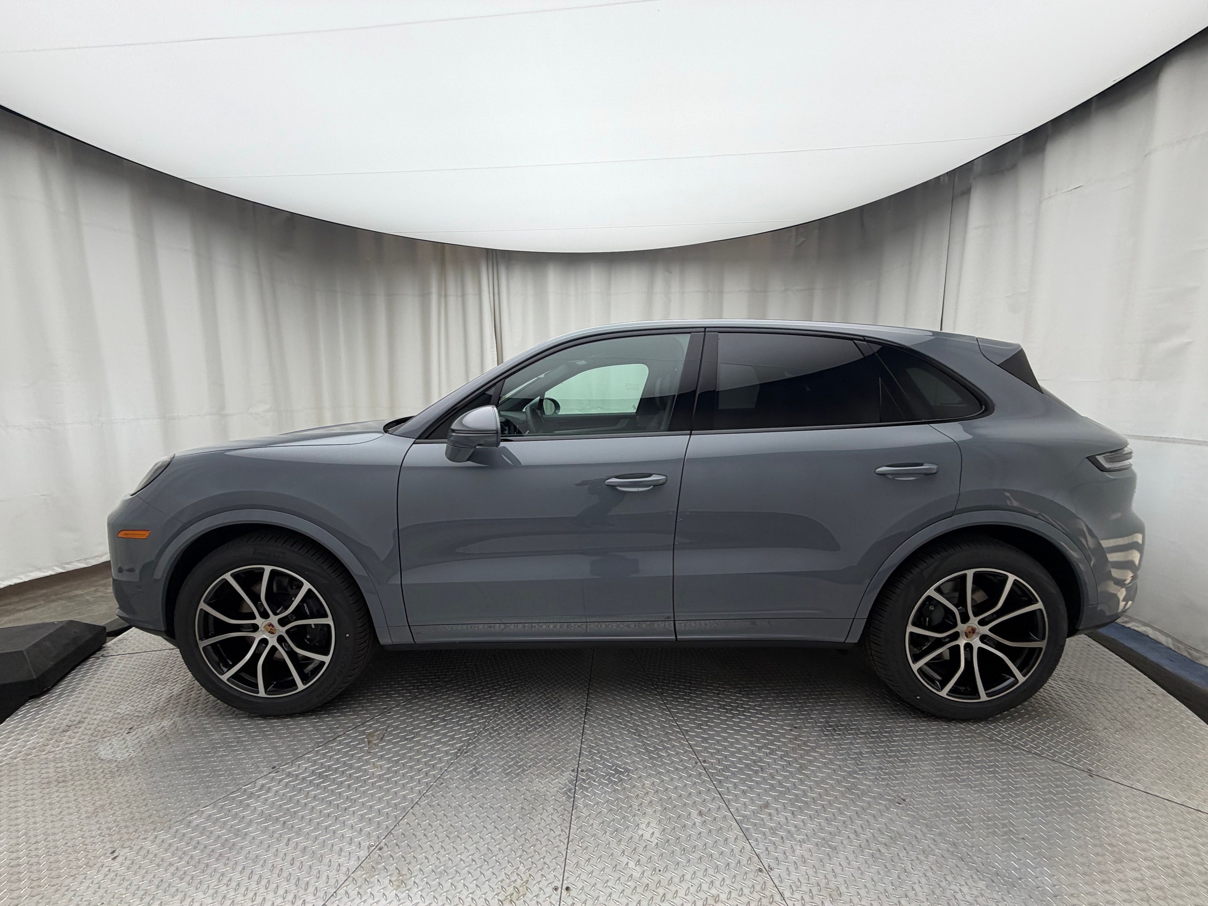 Thumbnail: 2026 Porsche Cayenne - 2