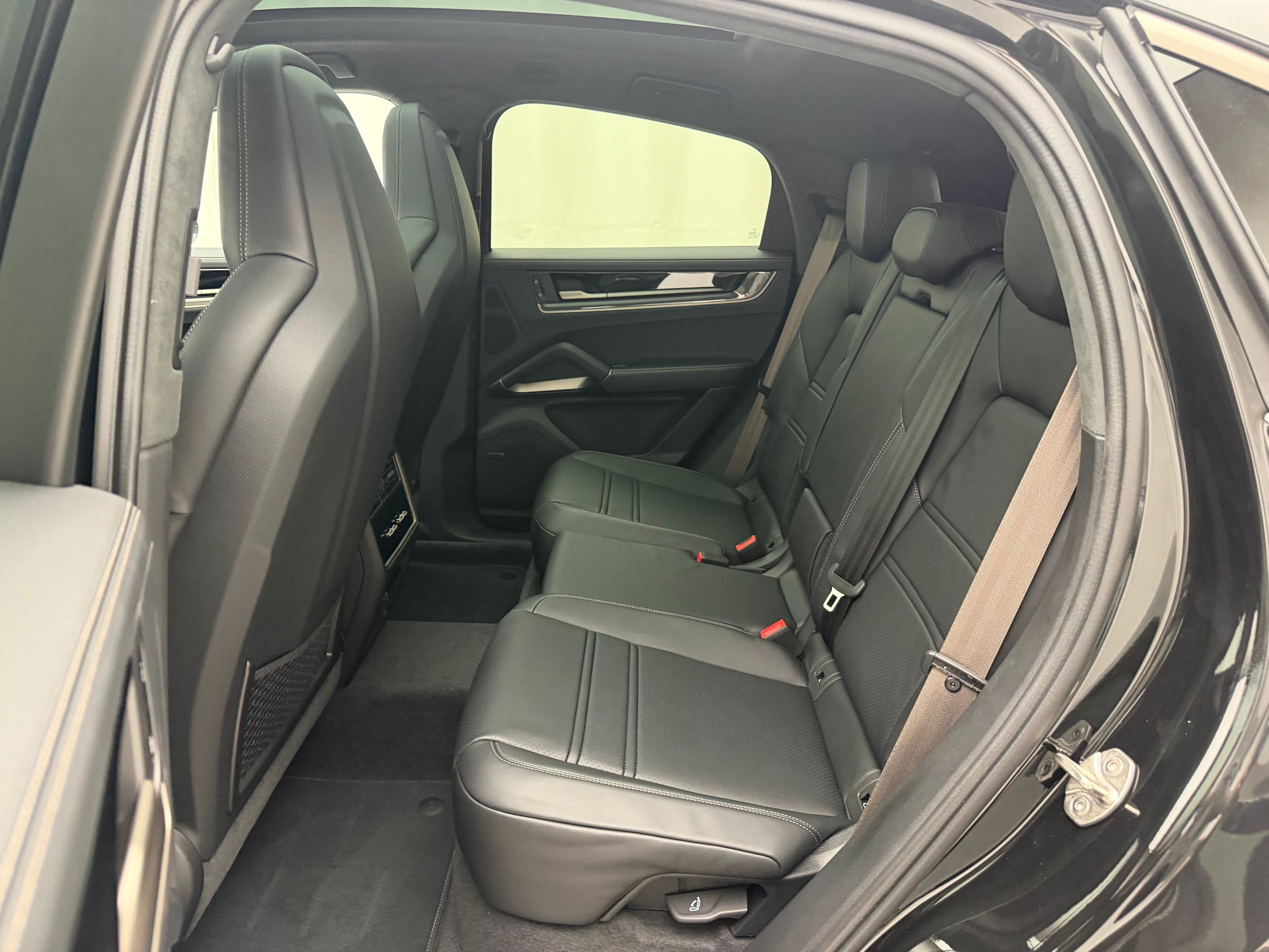 Thumbnail: 2026 Porsche  - 25