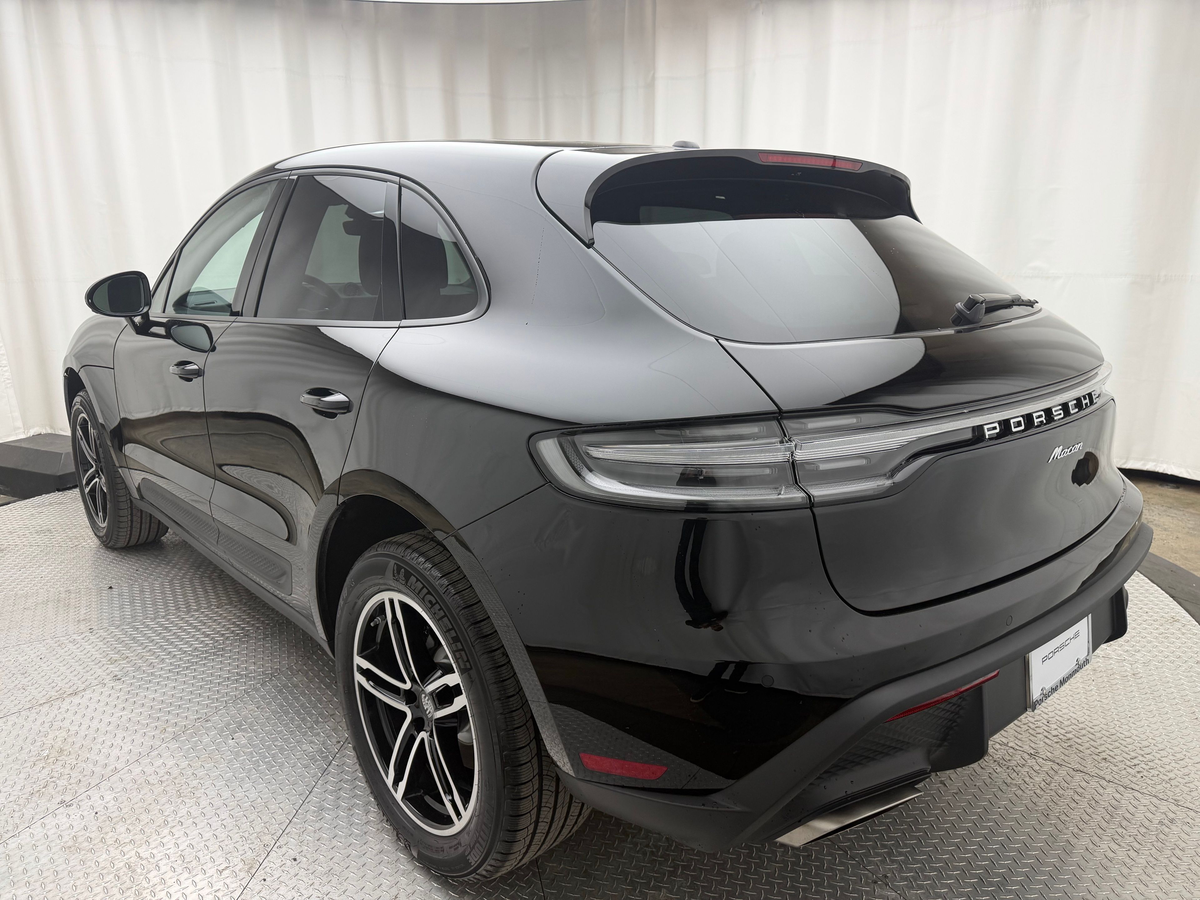 Thumbnail: 2026 Porsche Macan - 3