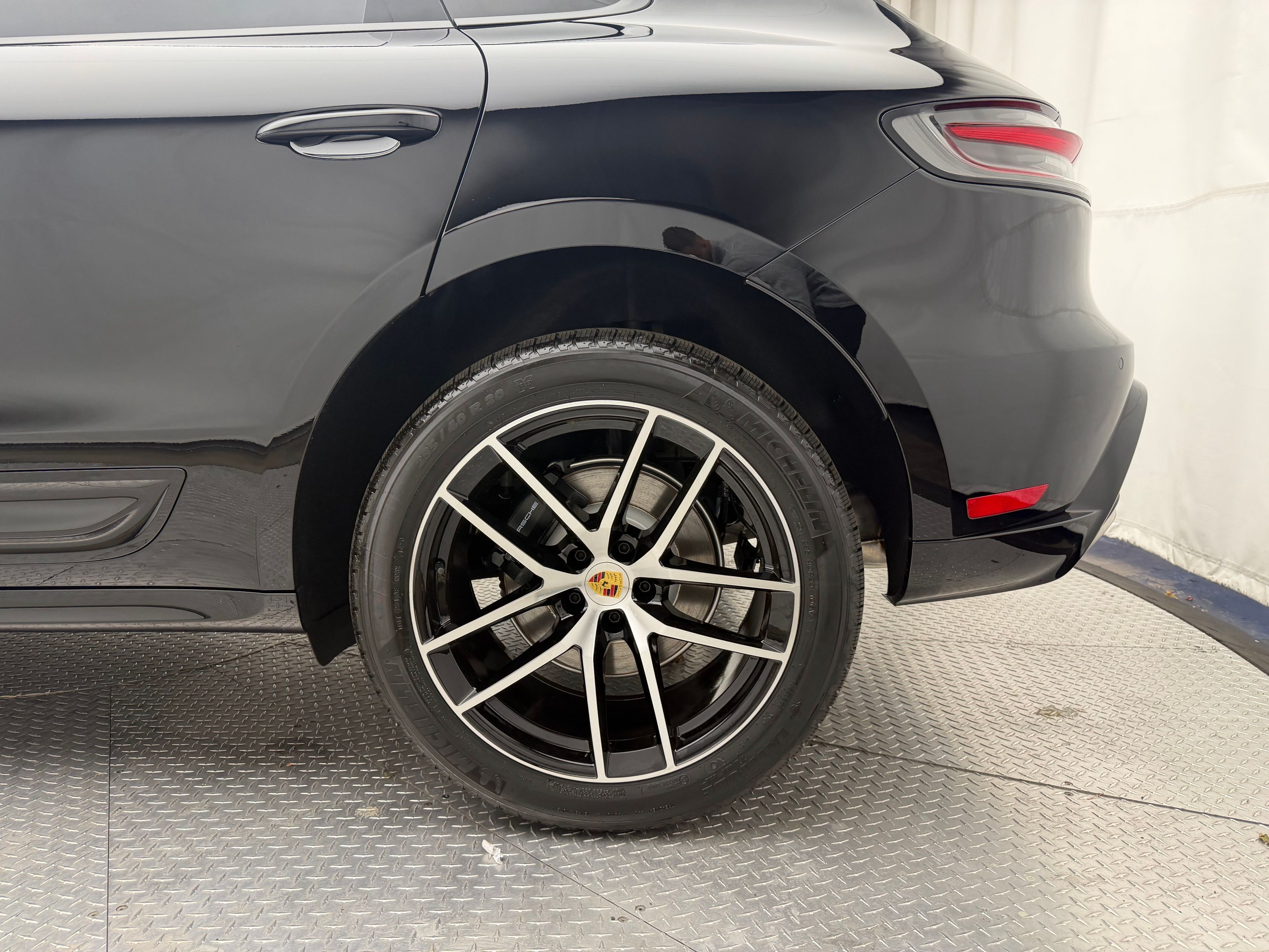 Thumbnail: 2026 Porsche Macan - 8