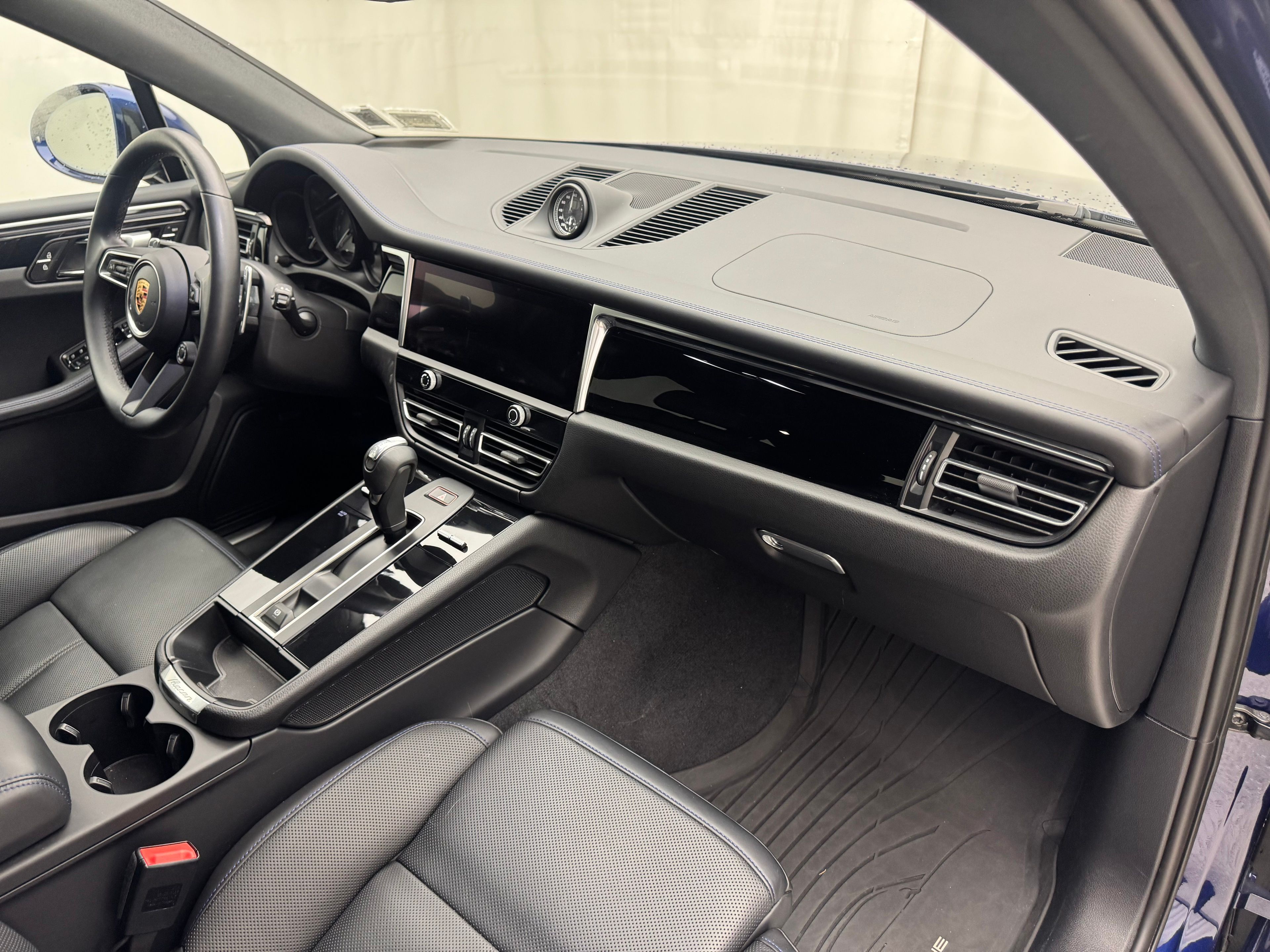 Thumbnail: 2024 Porsche Macan - 22