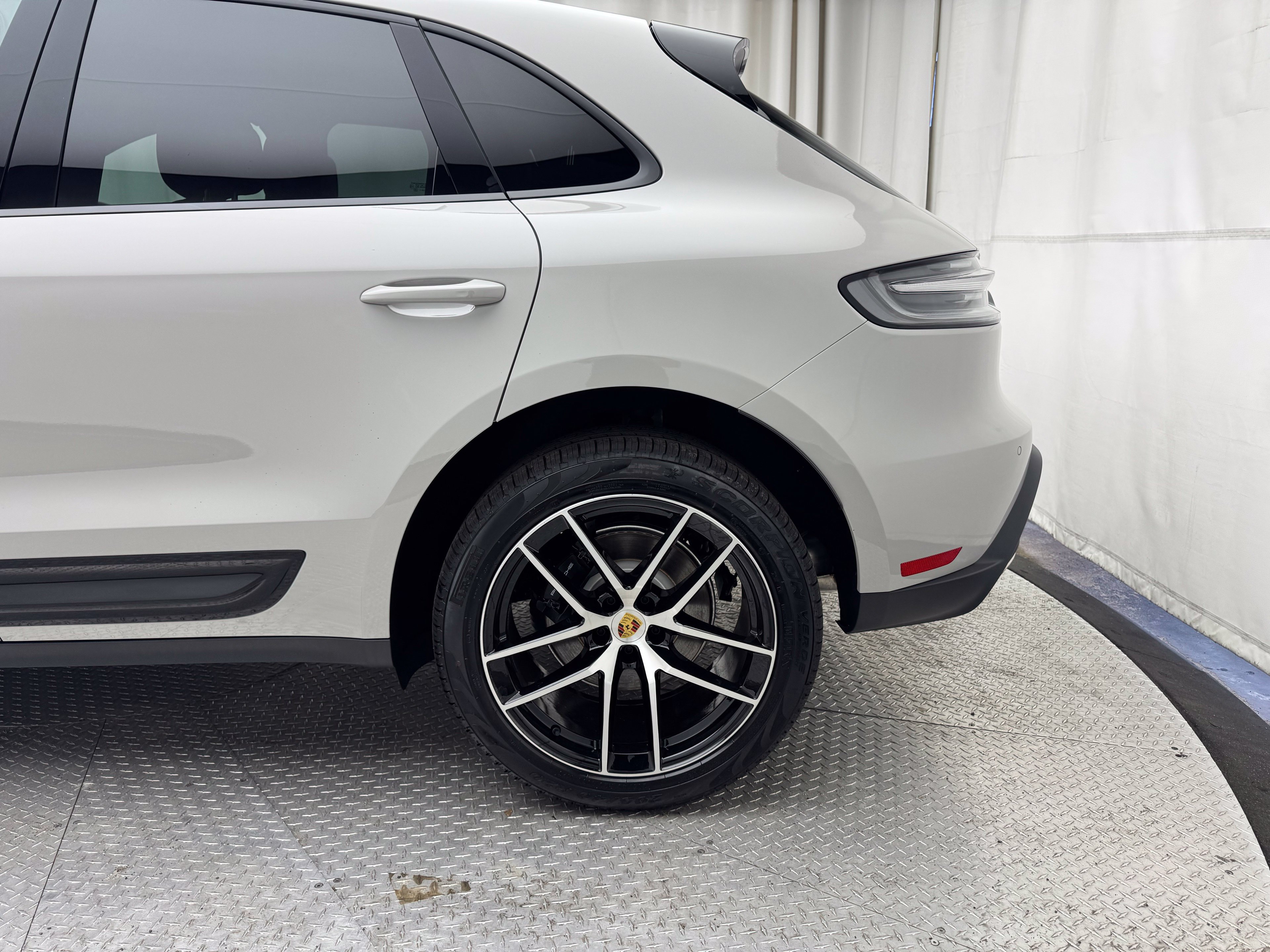 Thumbnail: 2026 Porsche Macan - 9