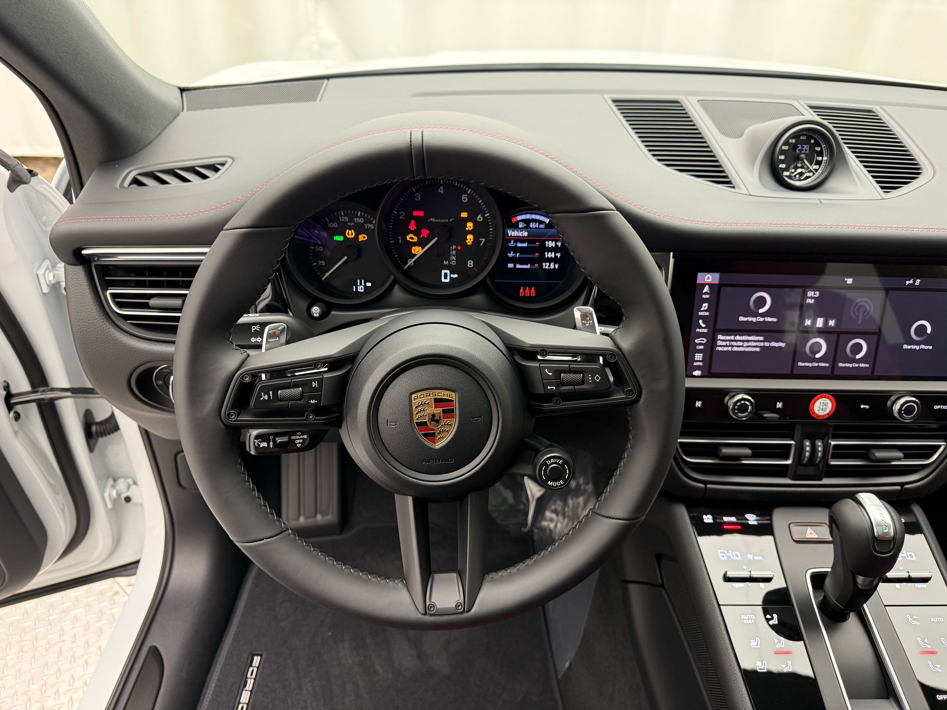 Thumbnail: 2026 Porsche Macan - 6