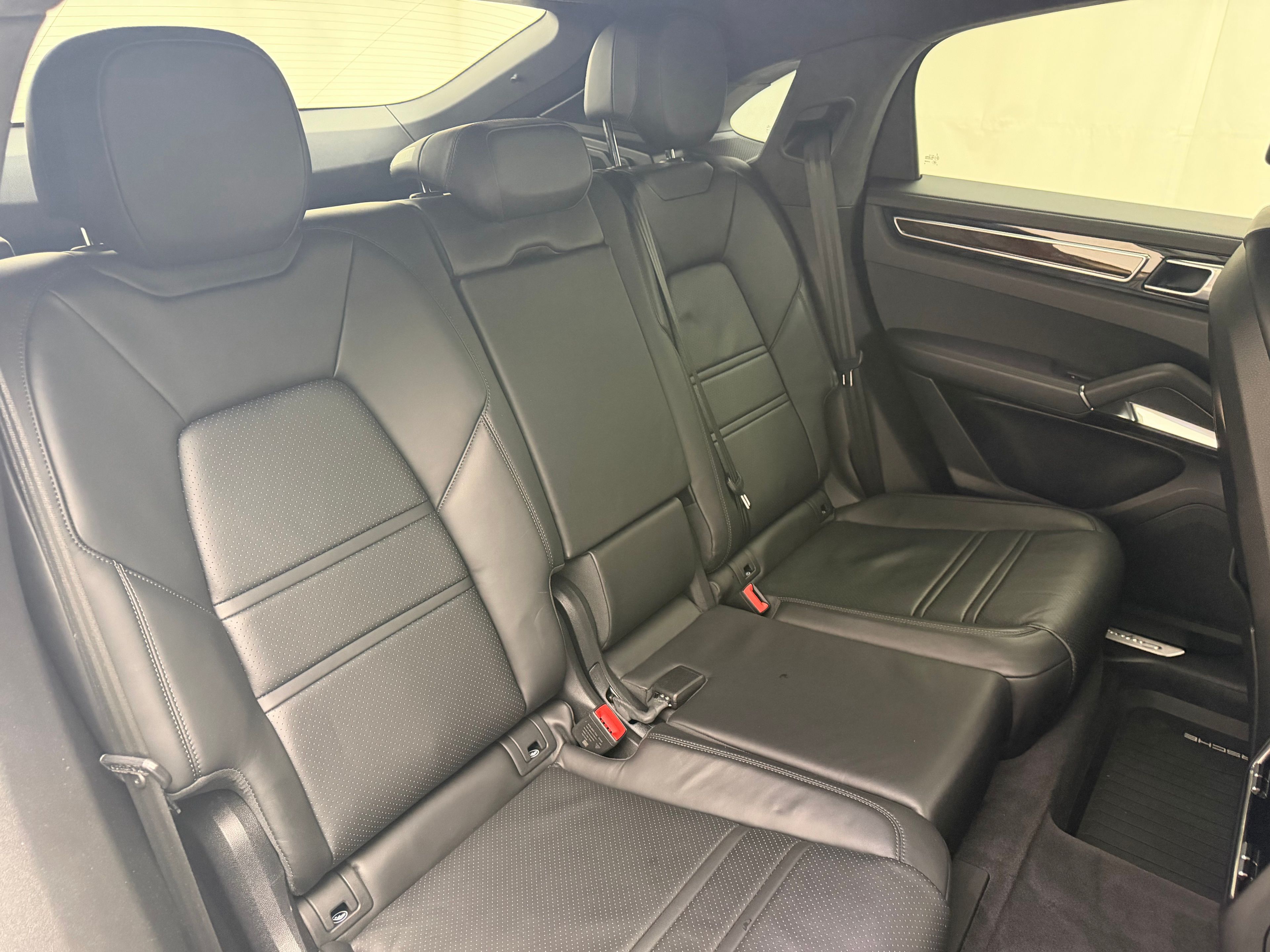 Thumbnail: 2020 Porsche  - 24