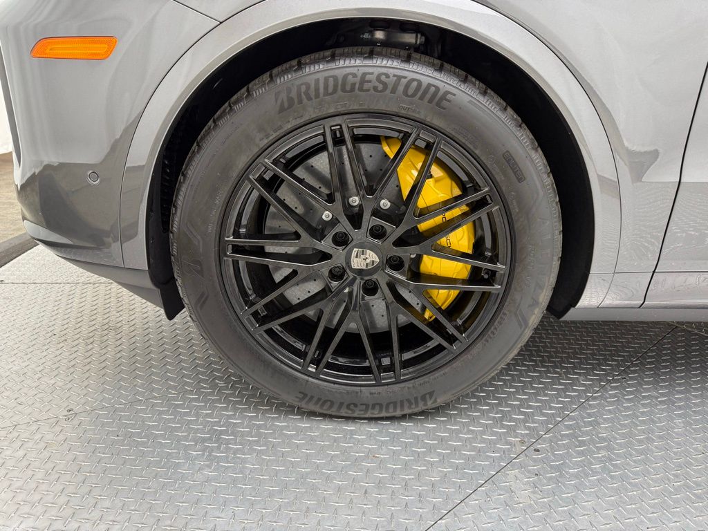 Thumbnail: 2025 Porsche Cayenne - 12