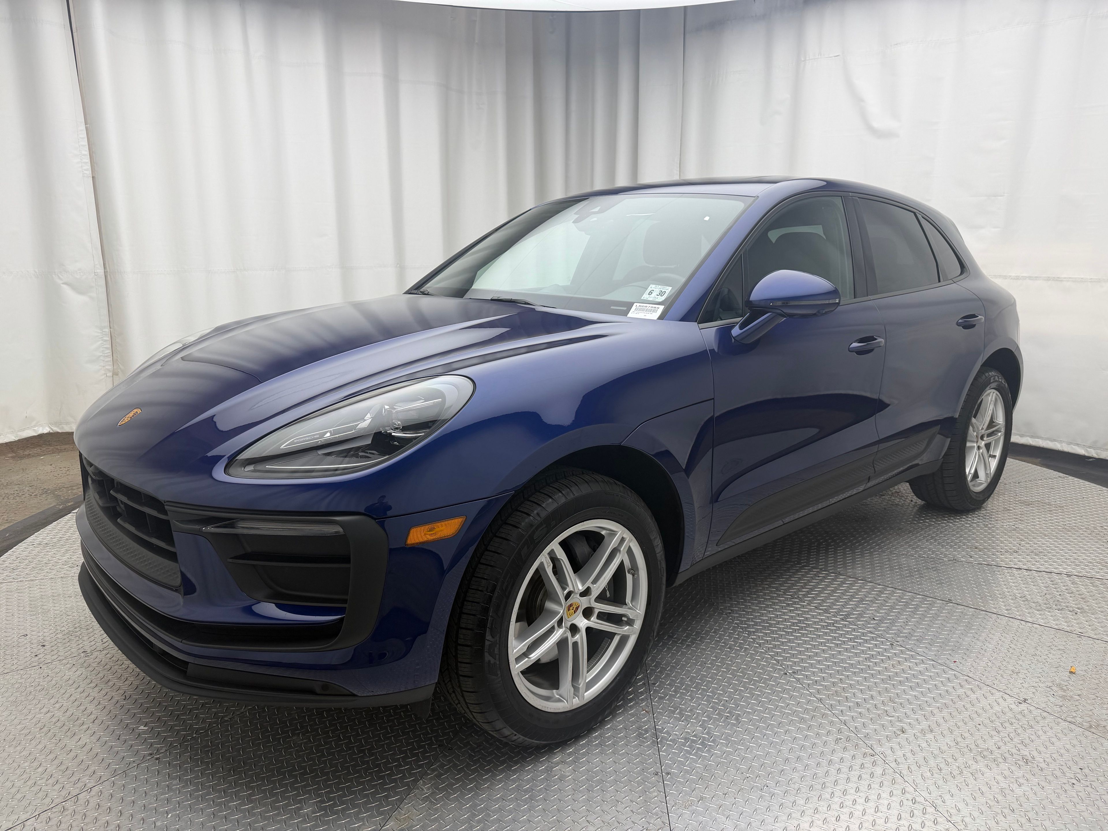 Thumbnail: 2025 Porsche Macan - 1
