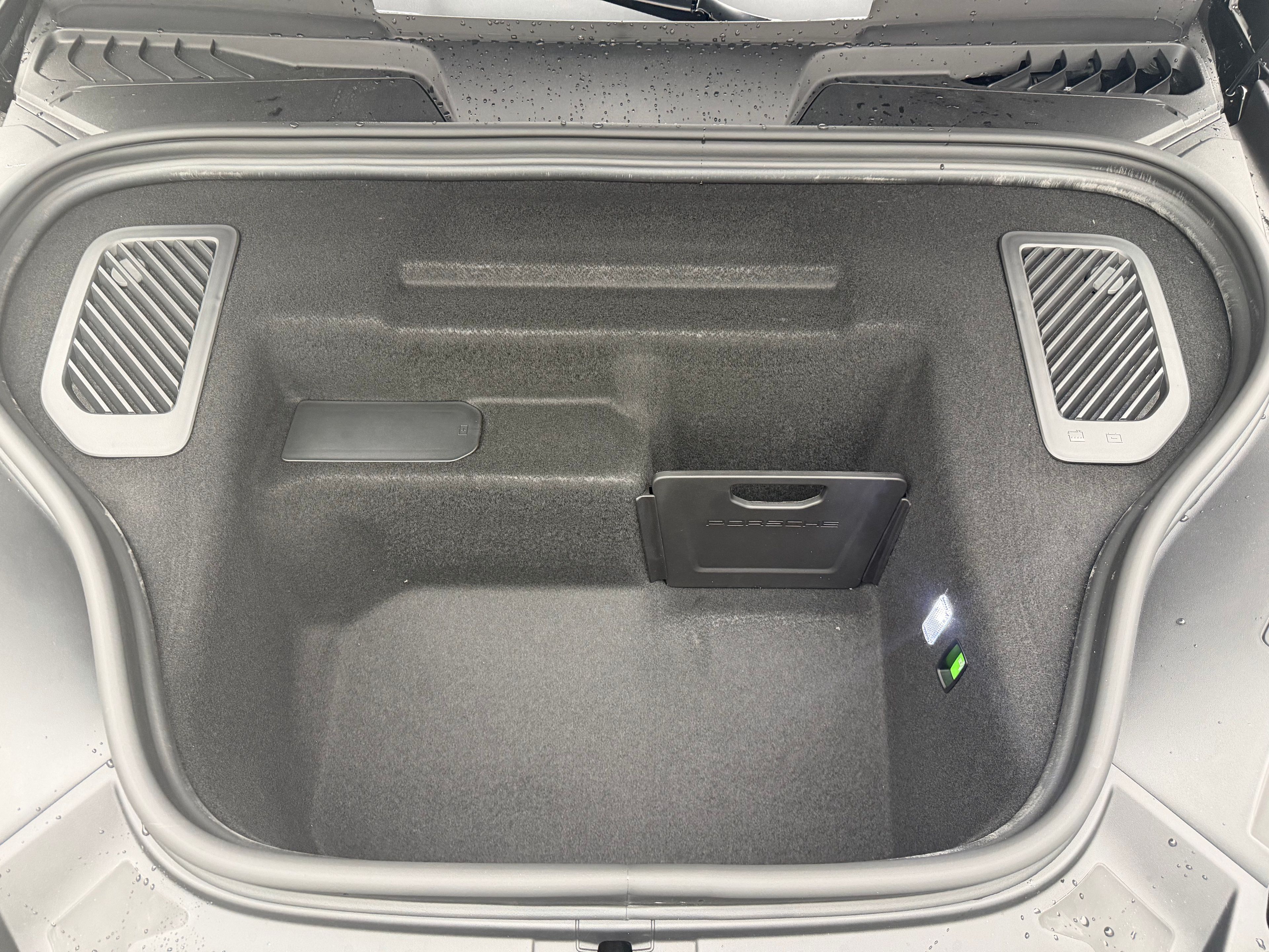 Thumbnail: 2025 Porsche Macan - 13