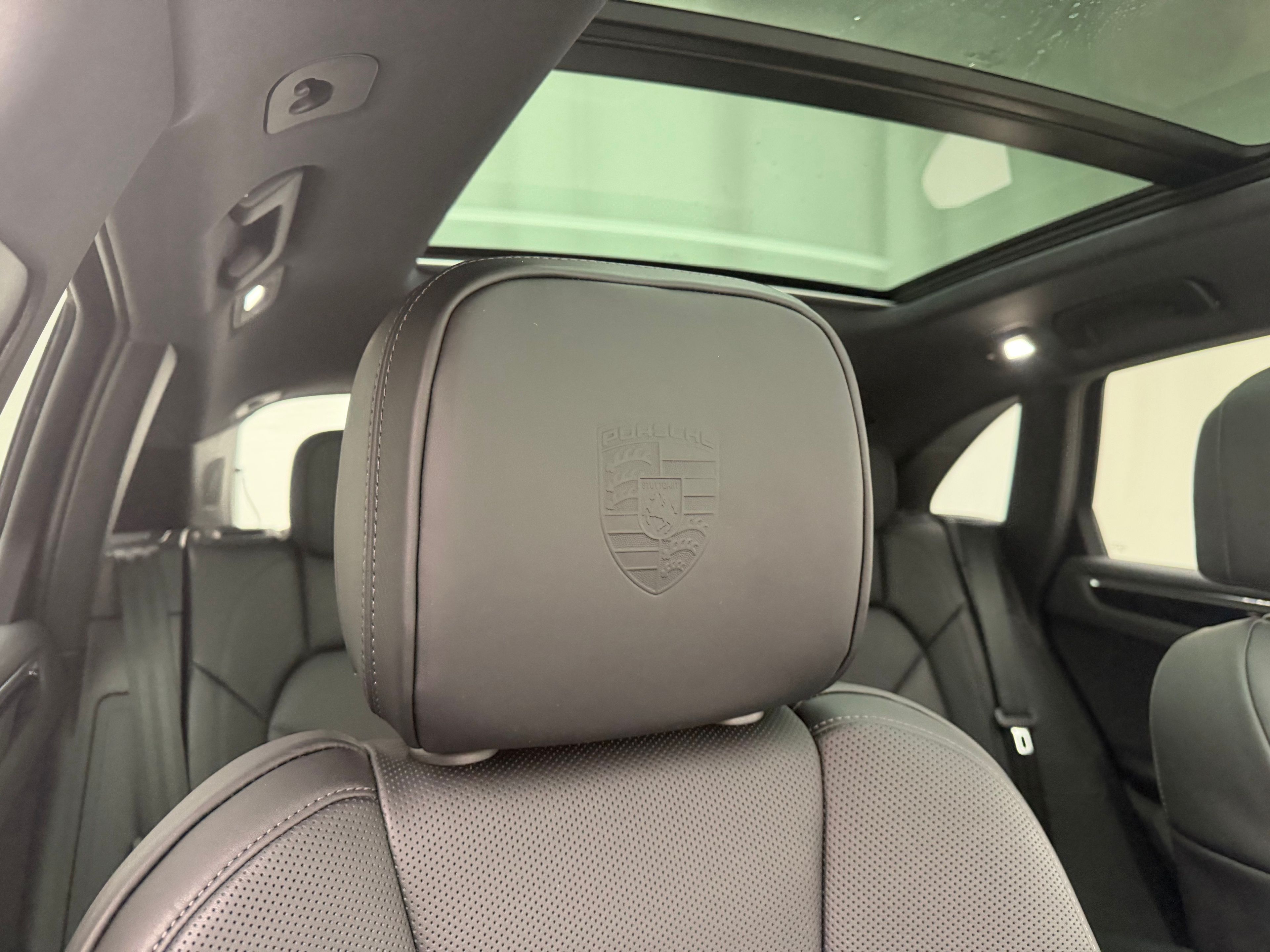 Thumbnail: 2026 Porsche Macan - 24