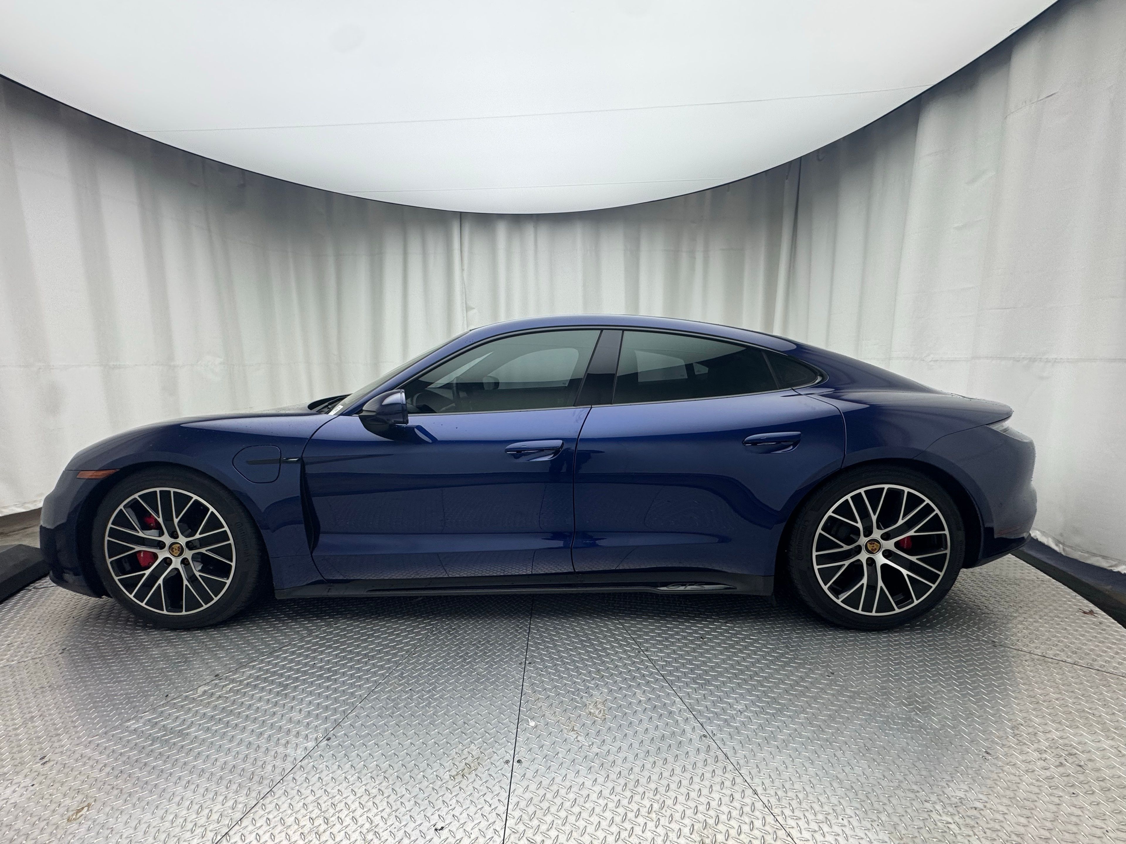 Thumbnail: 2023 Porsche Taycan - 2