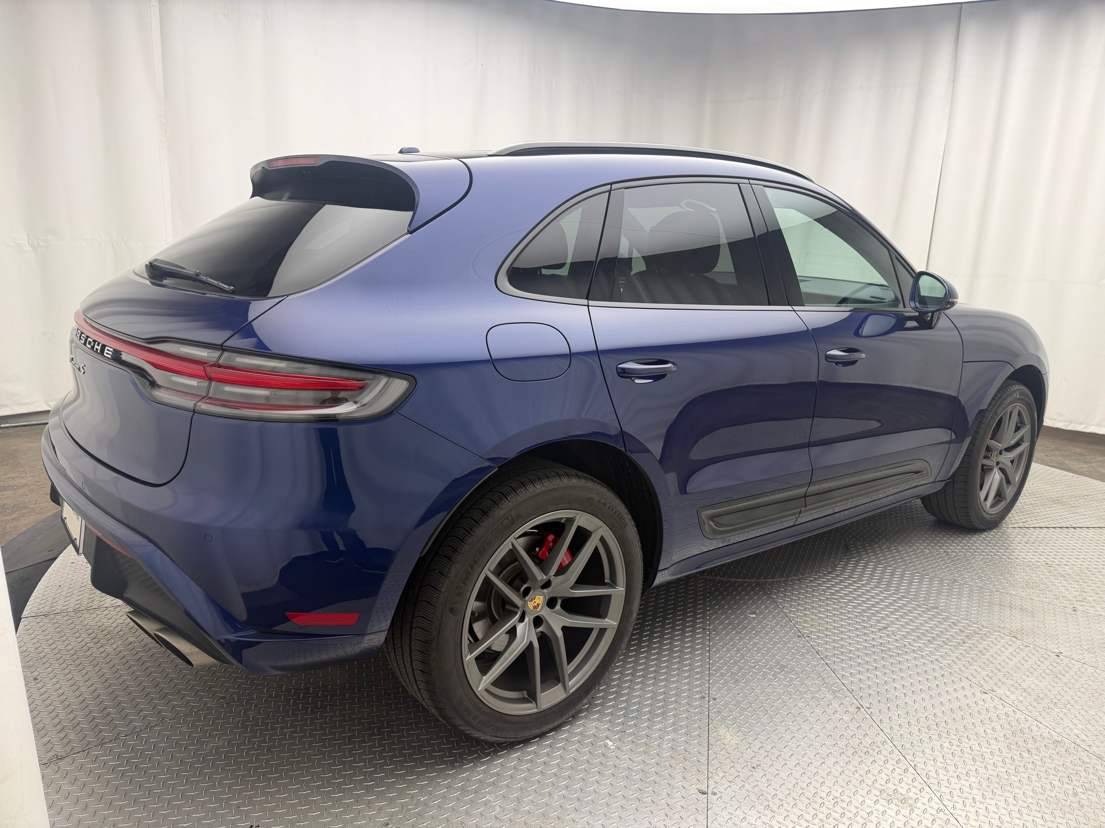 Thumbnail: 2023 Porsche Macan - 11