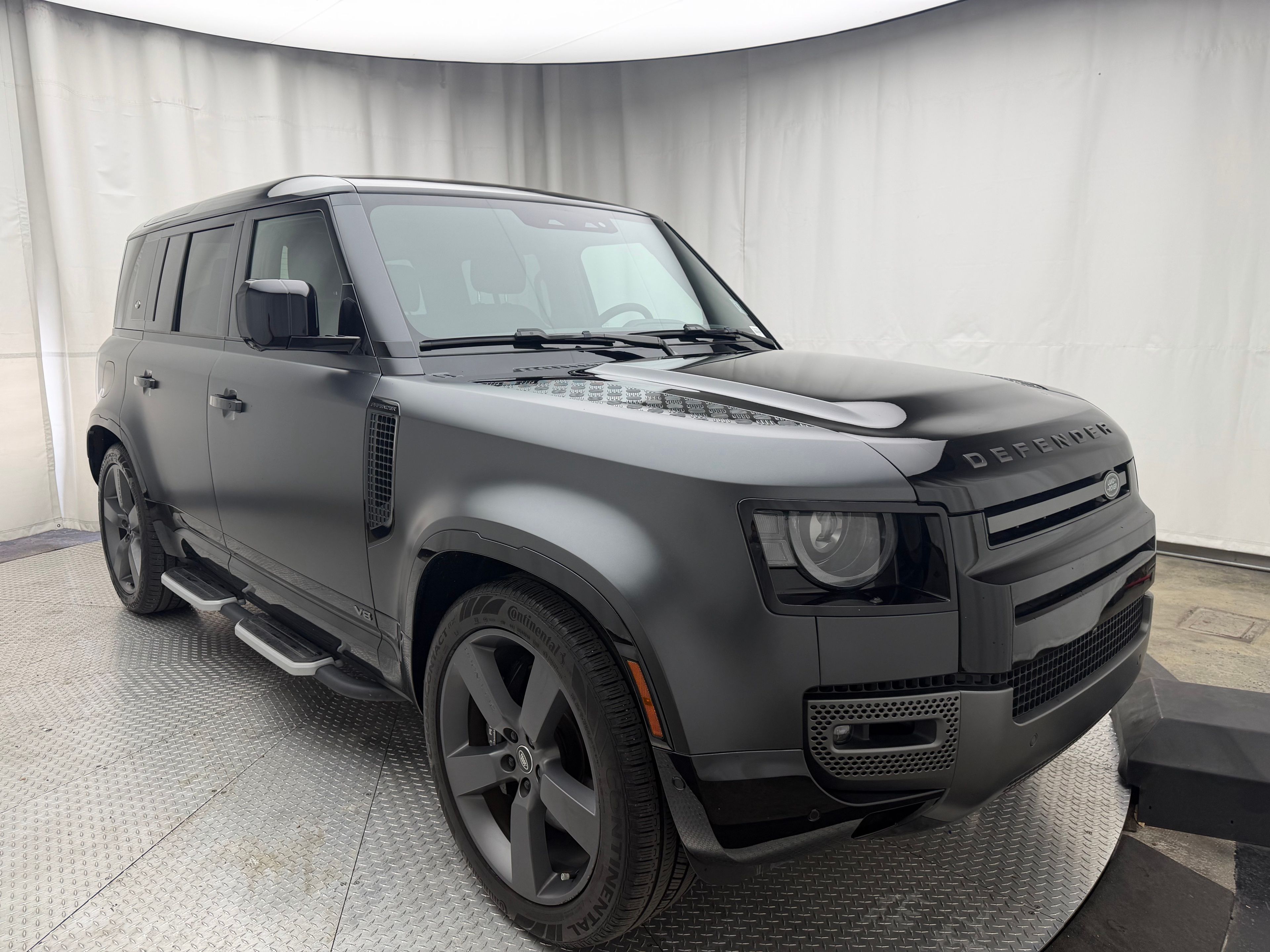 Thumbnail: 2023 Land Rover Defender - 18