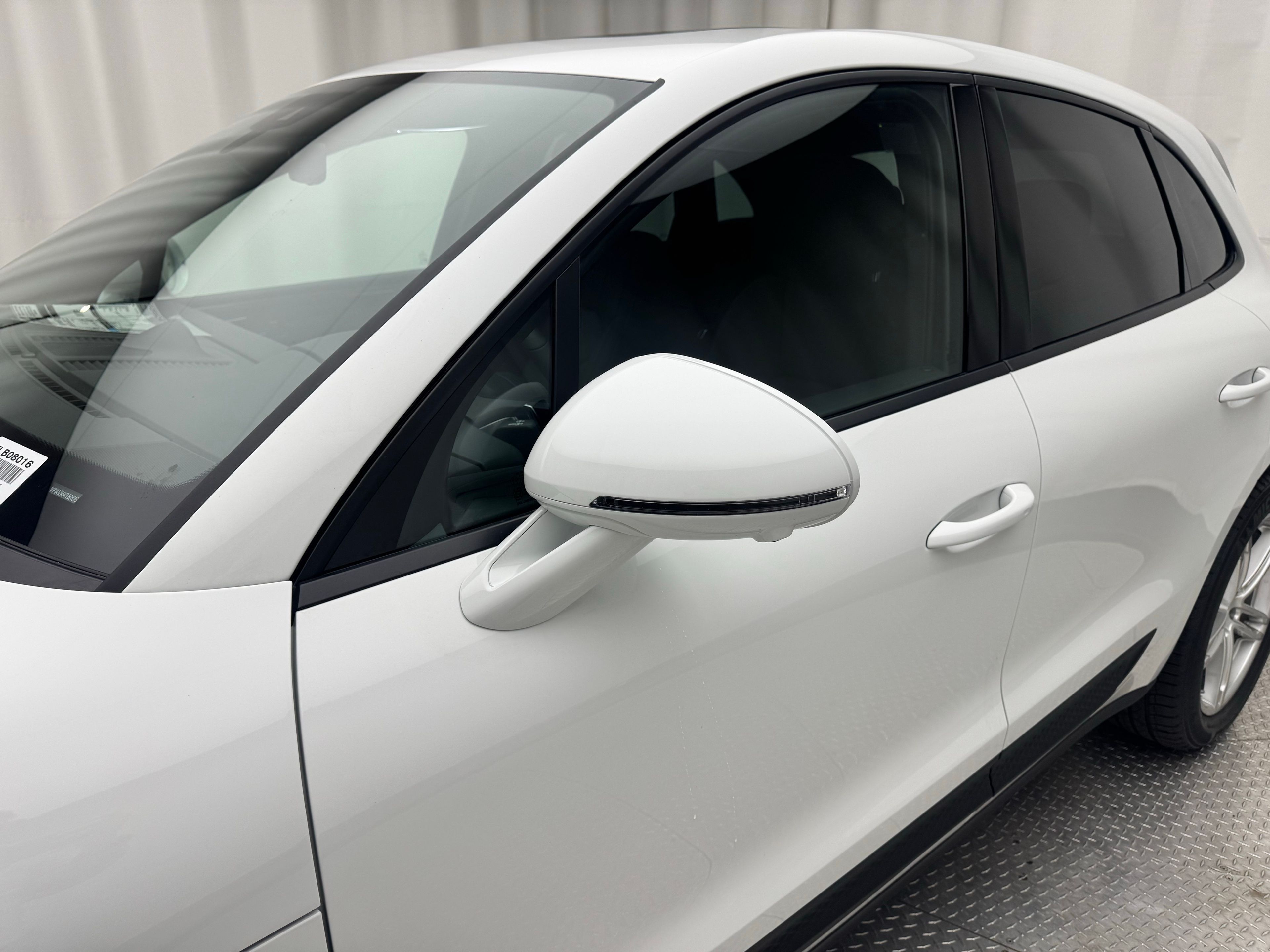 Thumbnail: 2026 Porsche Macan - 7