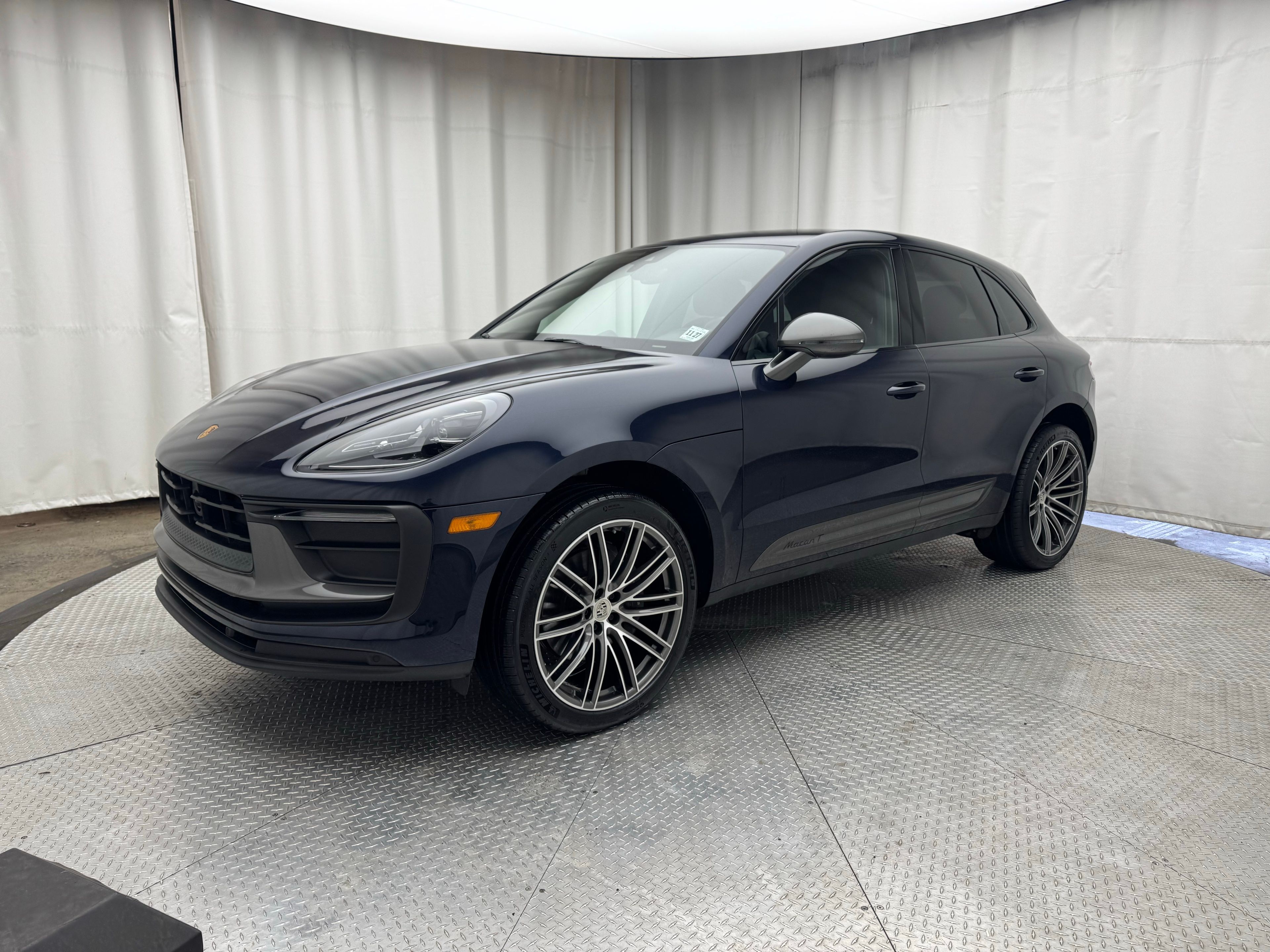 Thumbnail: 2023 Porsche Macan - 1