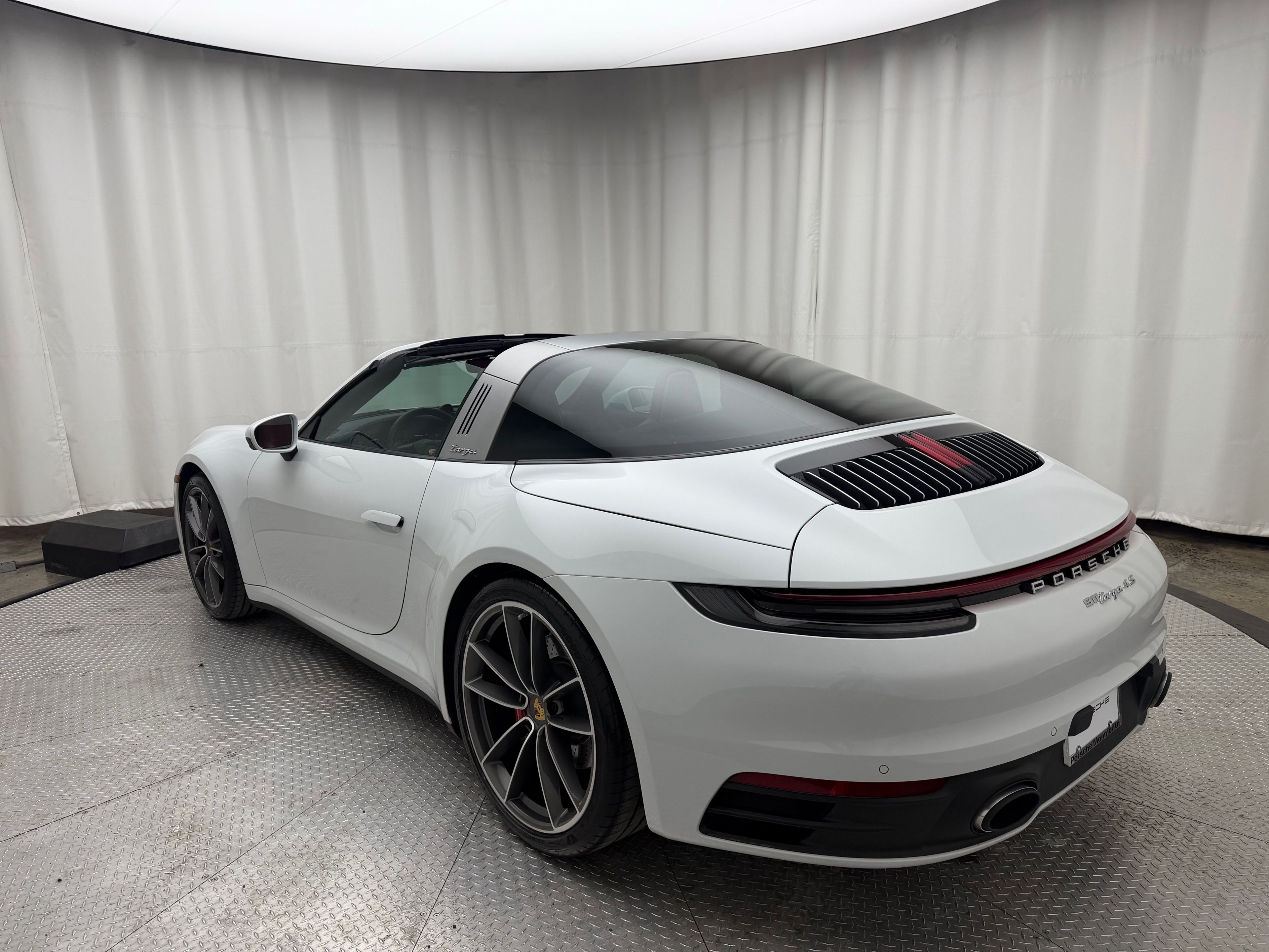 Thumbnail: 2023 Porsche 911 - 3
