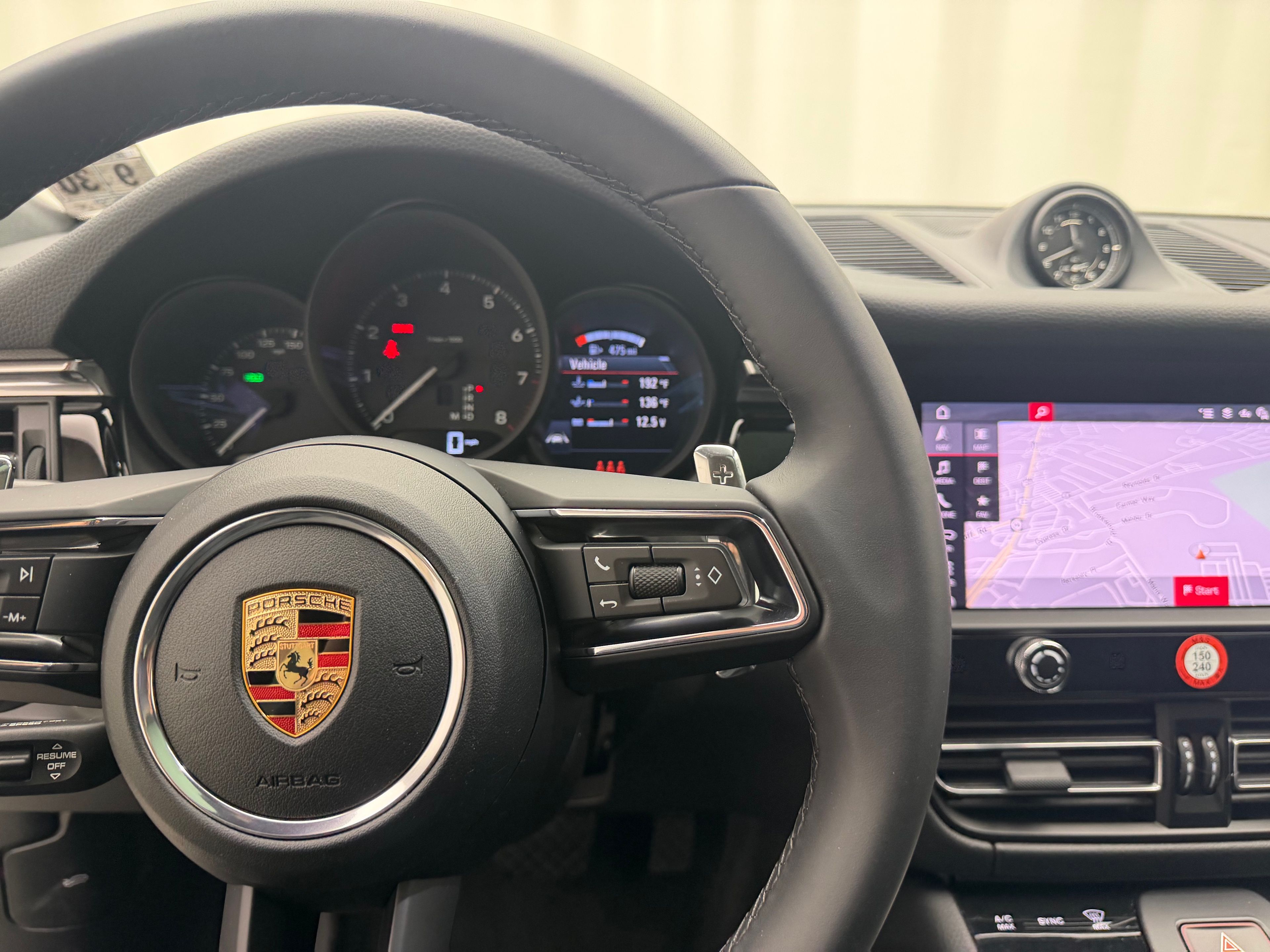 Thumbnail: 2026 Porsche Macan - 30