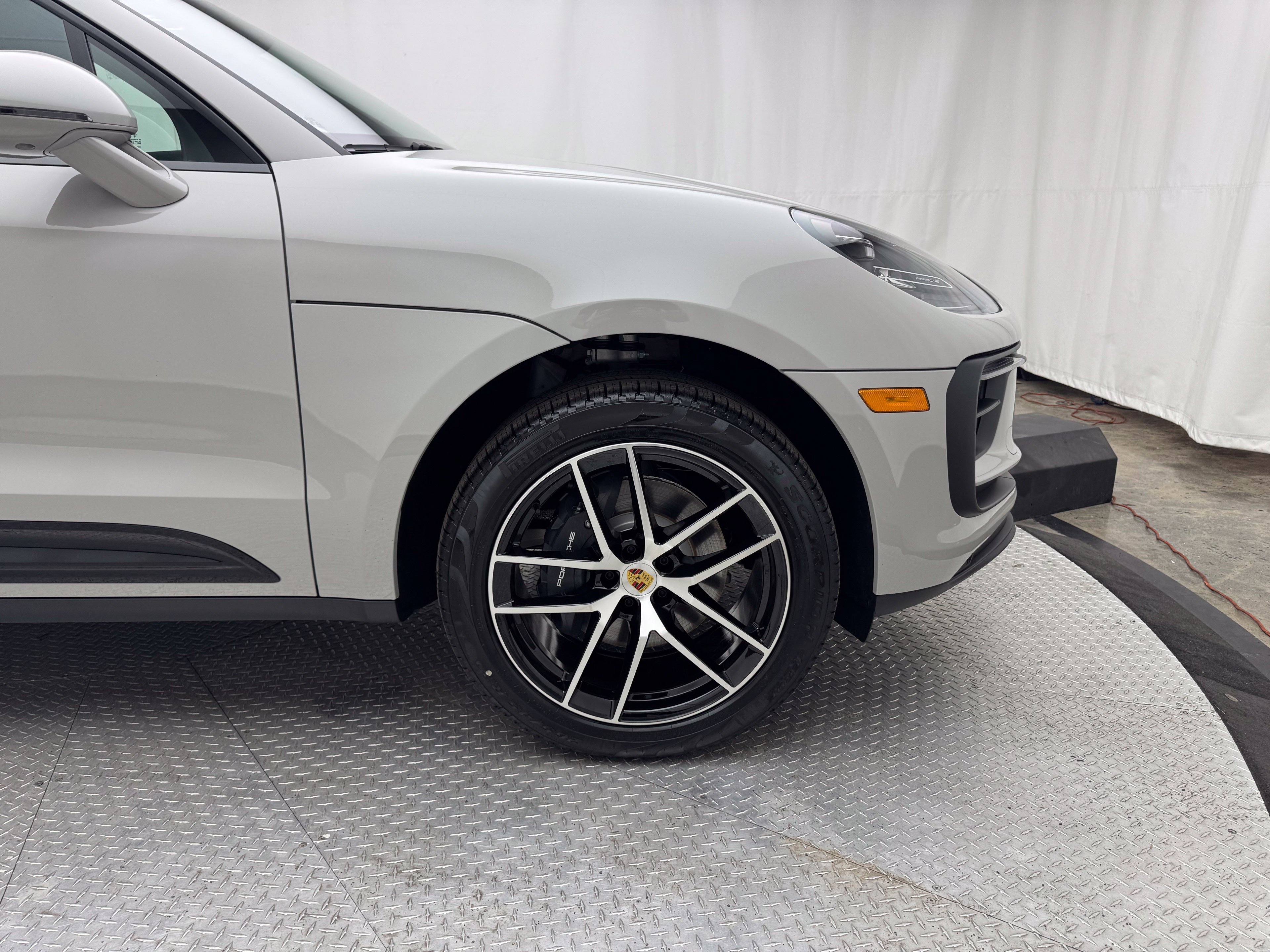Thumbnail: 2026 Porsche Macan - 17
