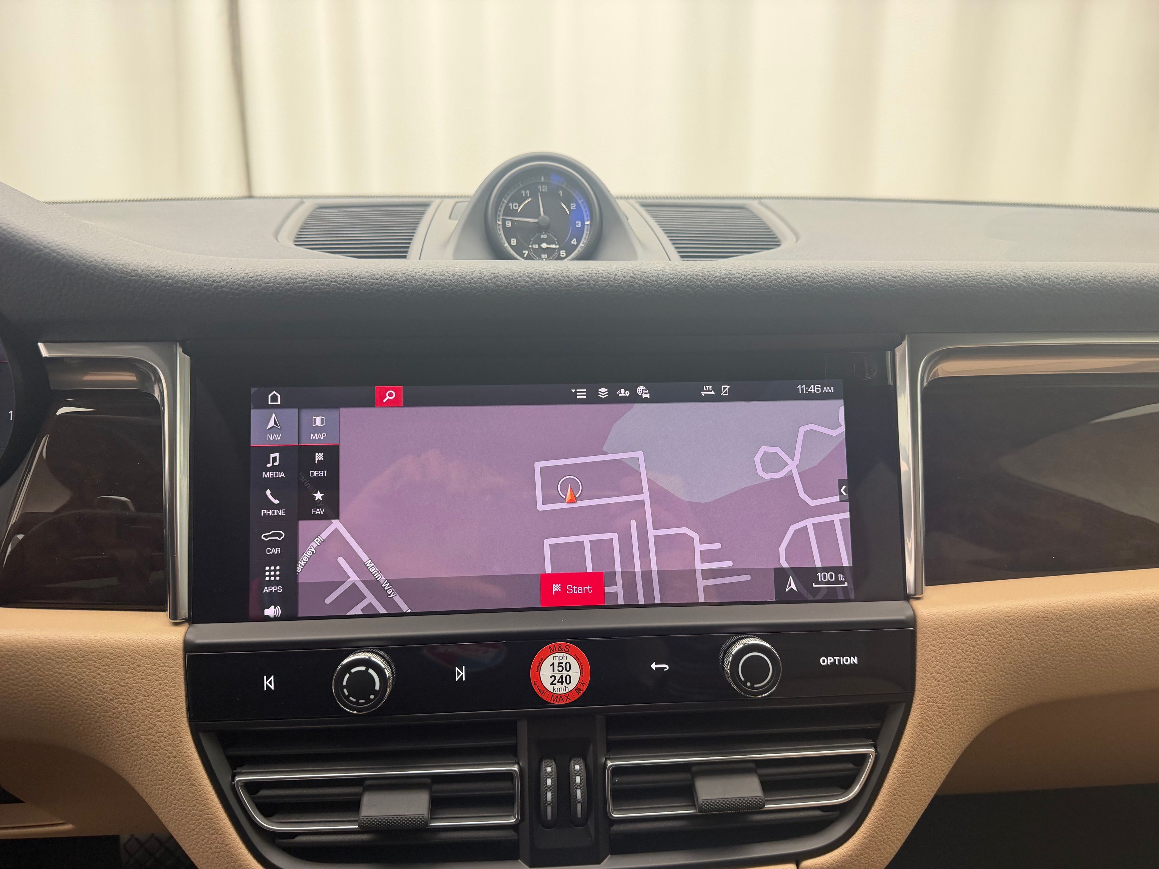 Thumbnail: 2026 Porsche Macan - 31